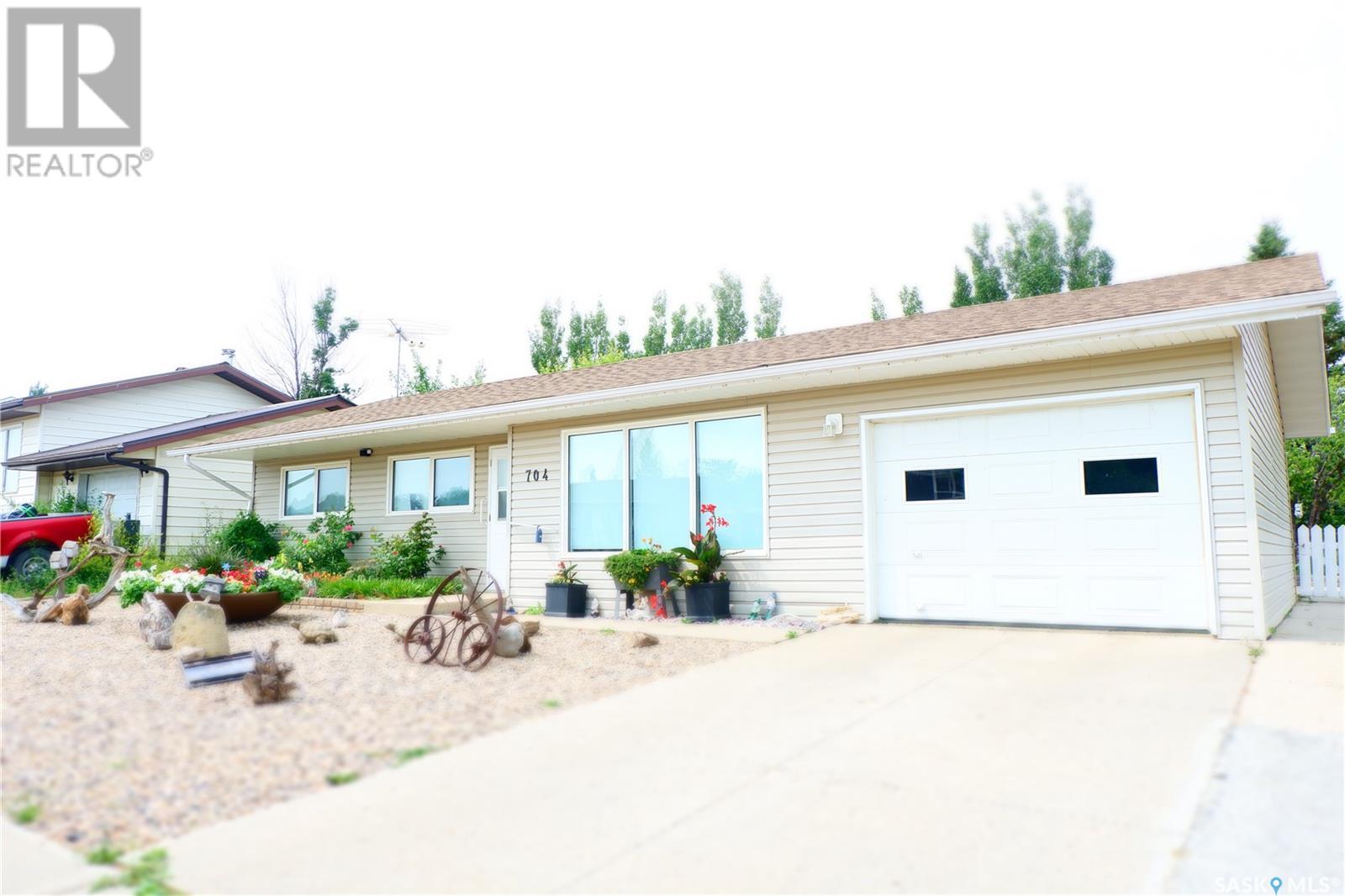 Property at 704 Leeville DRIVE image 1