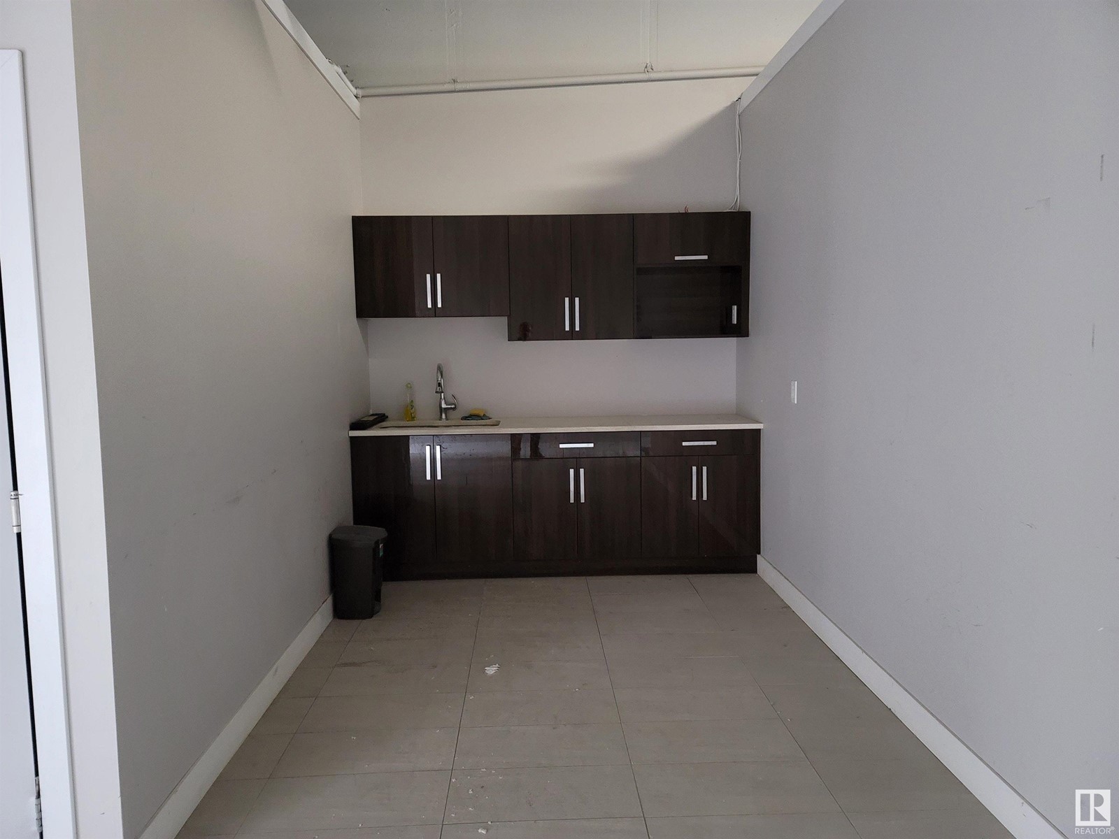Property at 6956 76 AV NW image 4