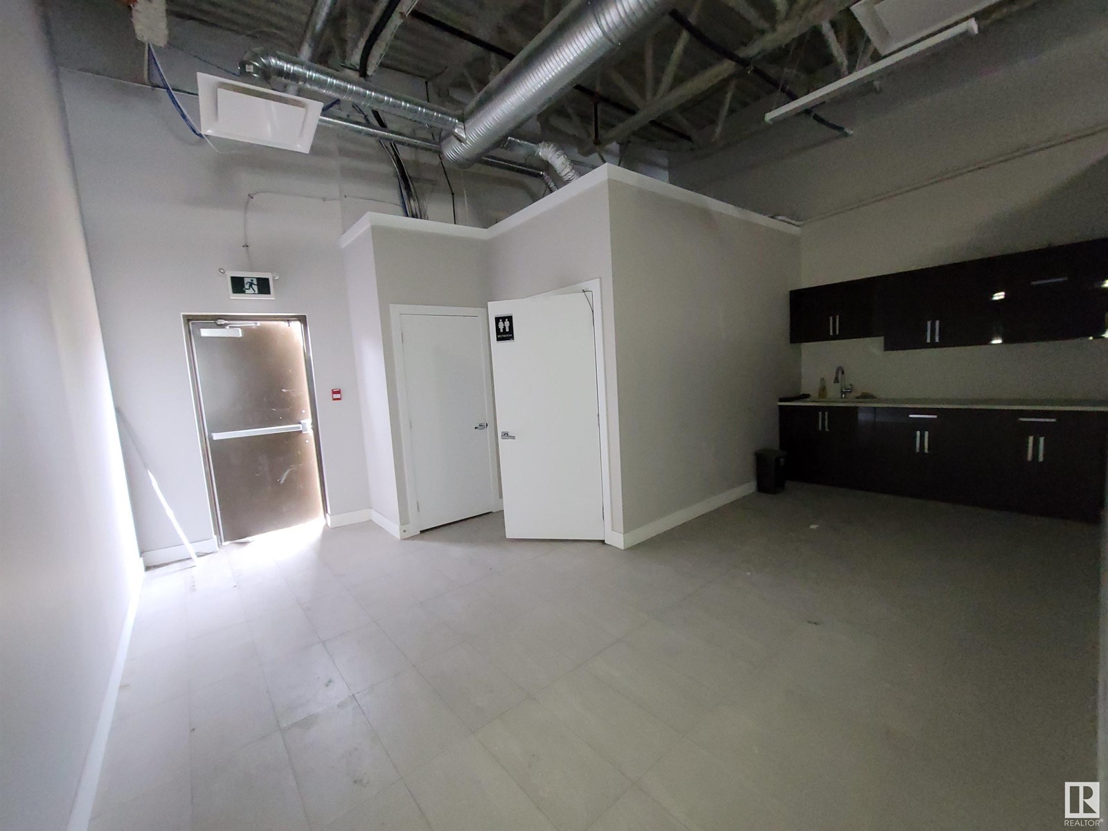 Property at 6956 76 AV NW image 5
