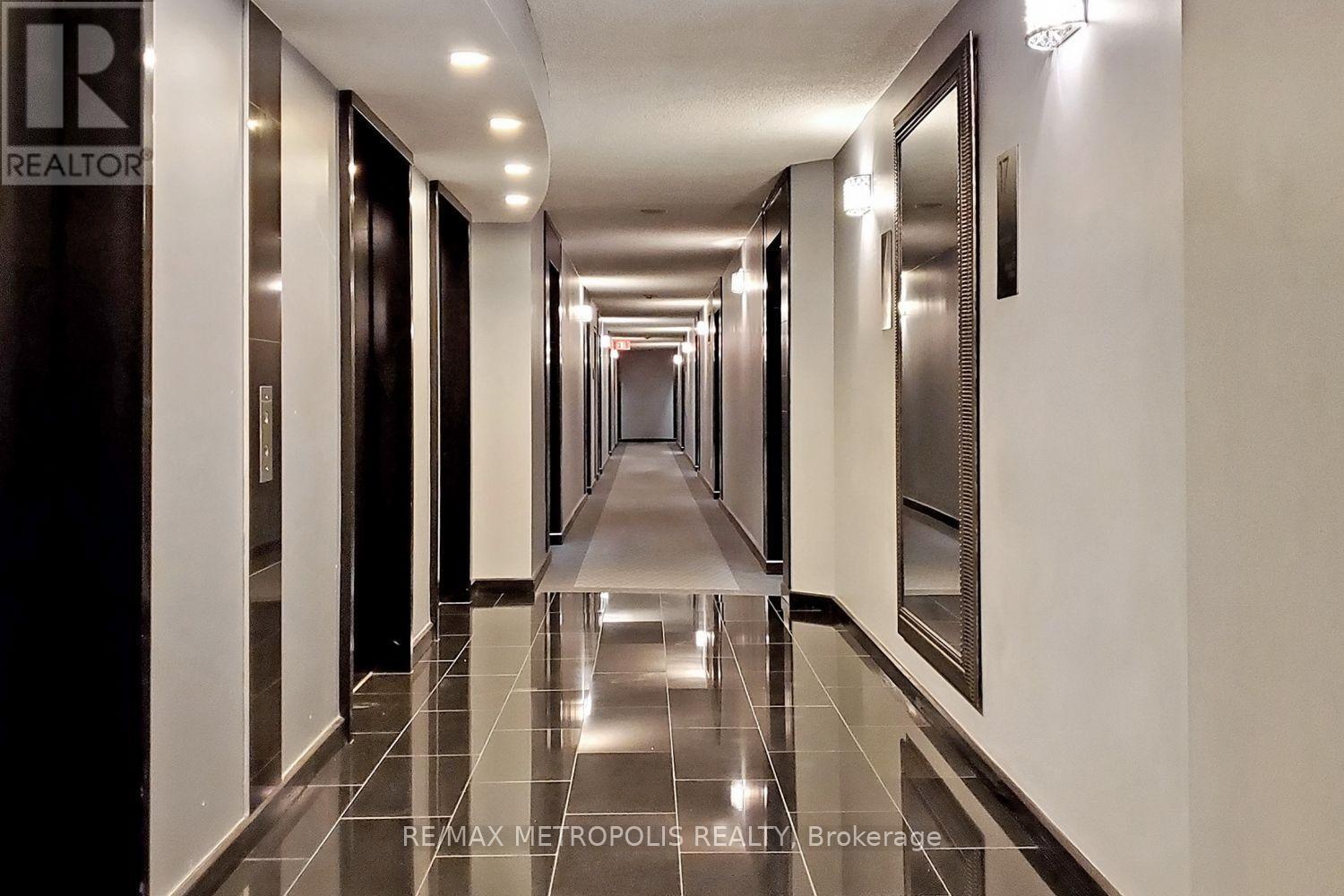 1804 - 7 Carlton Street, Toronto, Ontario  M5B 2M3 - Photo 11 - C9246731