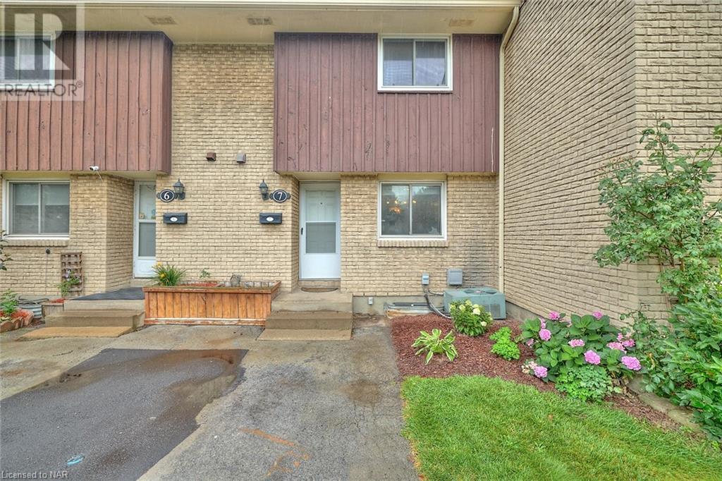 50 Lakeshore Road Road Unit# 7, St. Catharines, Ontario  L2N 6P8 - Photo 1 - 40630838