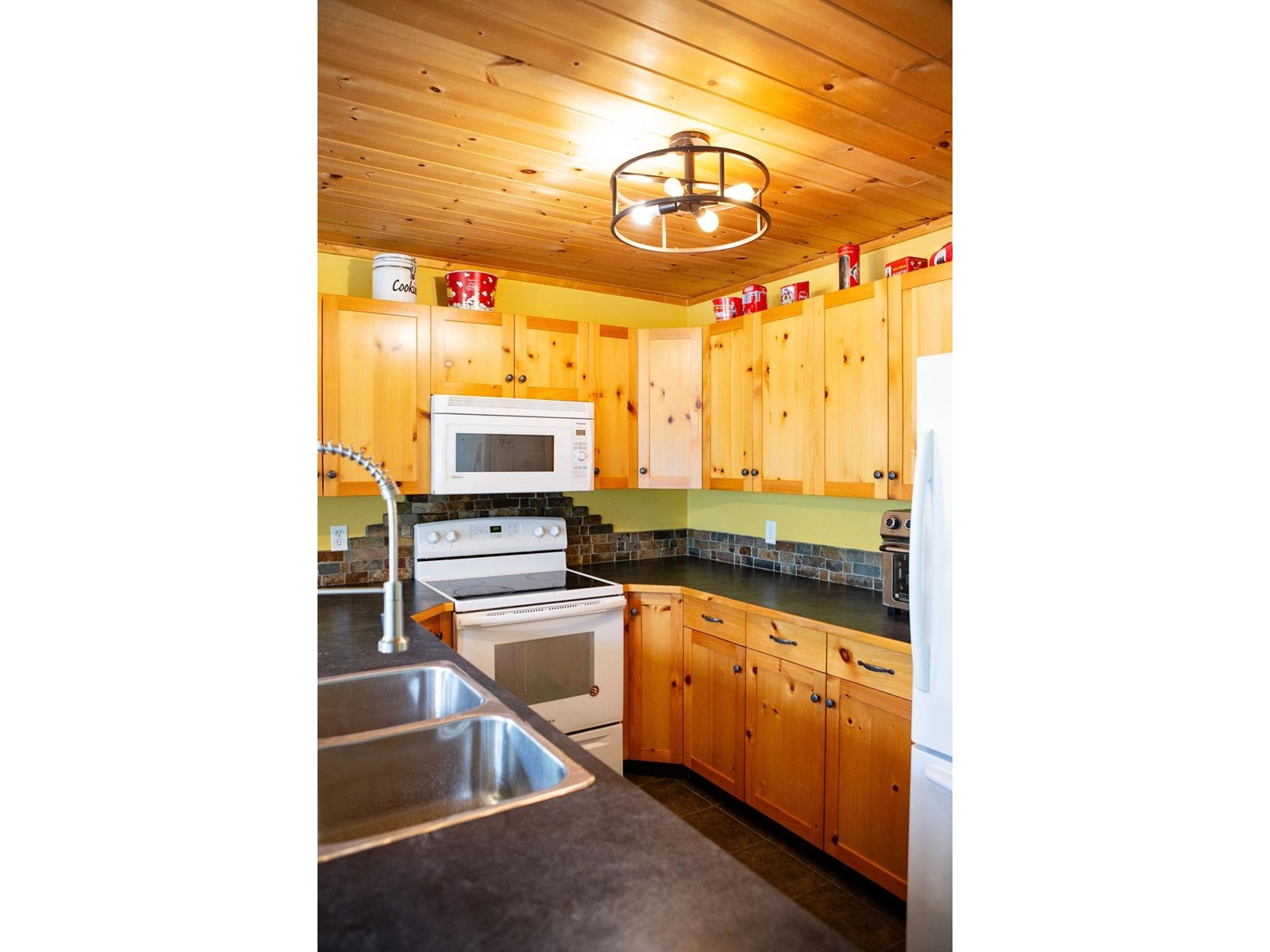 6171 Rowley Road, Harrop, British Columbia  V1L 6P7 - Photo 14 - 2478939