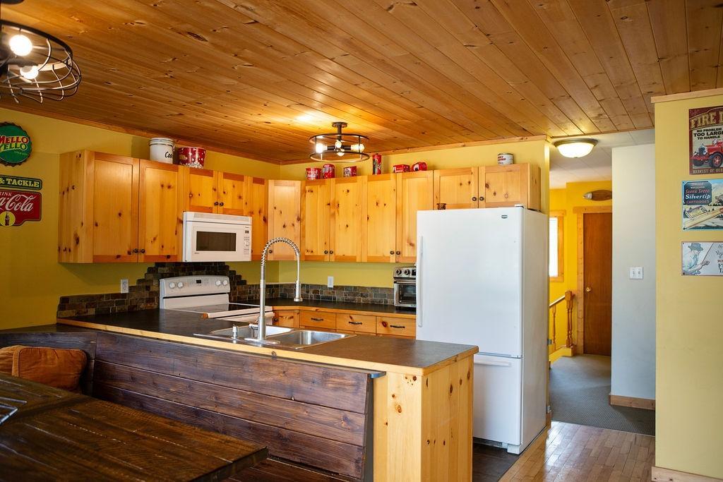6171 Rowley Road, Harrop, British Columbia  V1L 6P7 - Photo 15 - 2478939