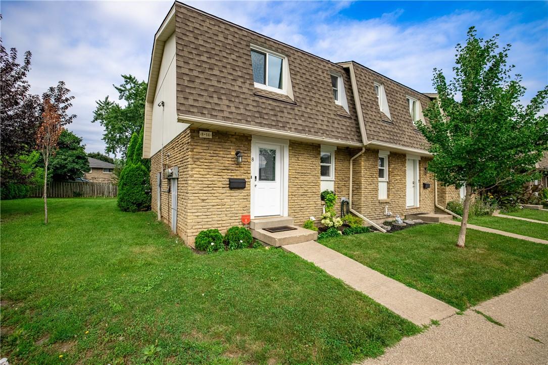 131 Rockwood Avenue, Unit #8, St. Catharines, Ontario L2P 3K4 - Photo 2 - H4202511