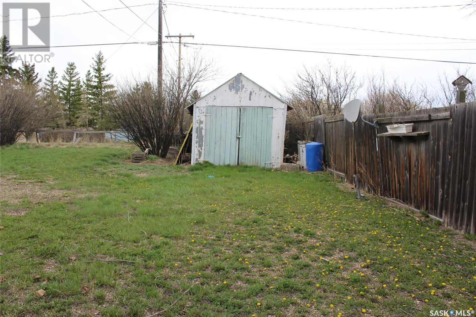 403 Main Street, Climax, Saskatchewan  S0N 0N0 - Photo 2 - SK980216