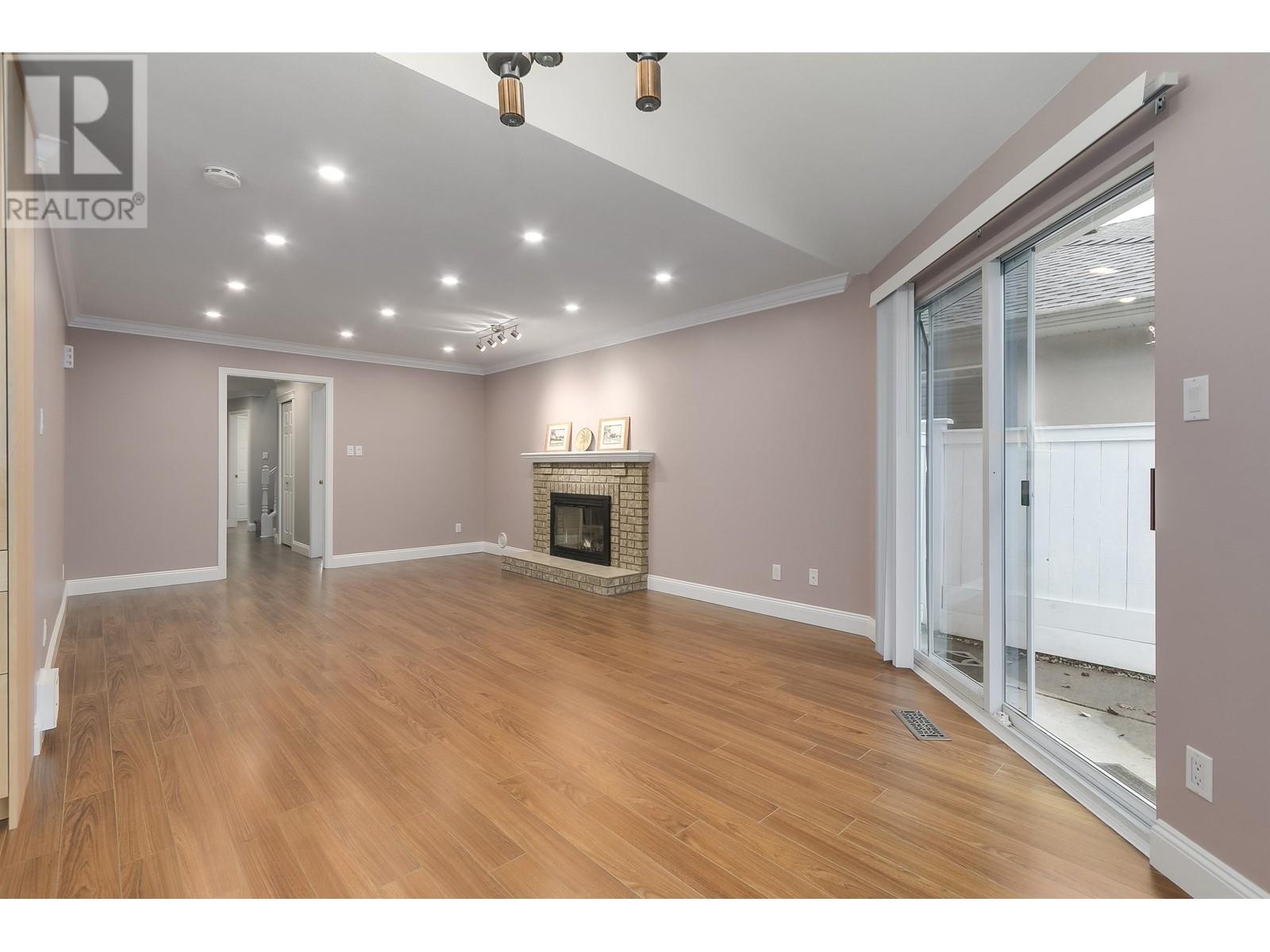 Listing Picture 10 of 20 : 3531 GEORGIA STREET, Richmond / 烈治文 - 魯藝地產 Yvonne Lu Group - MLS Medallion Club Member