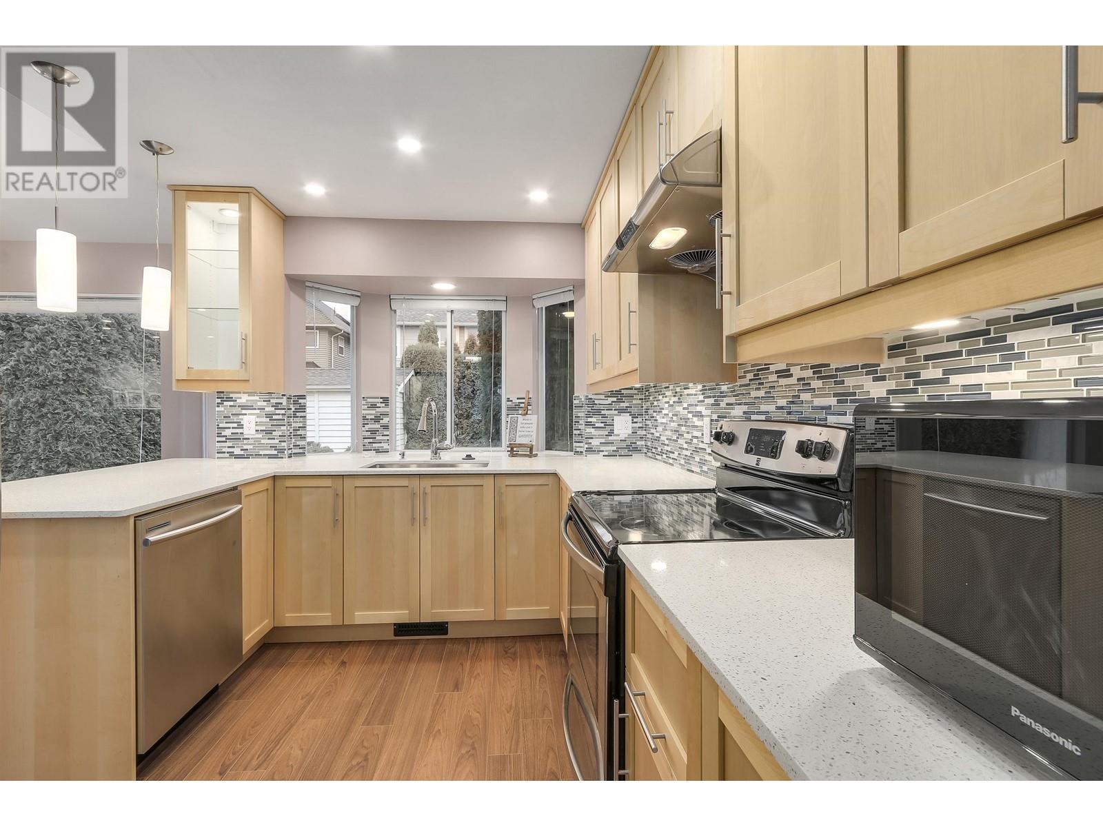 Listing Picture 7 of 20 : 3531 GEORGIA STREET, Richmond / 烈治文 - 魯藝地產 Yvonne Lu Group - MLS Medallion Club Member