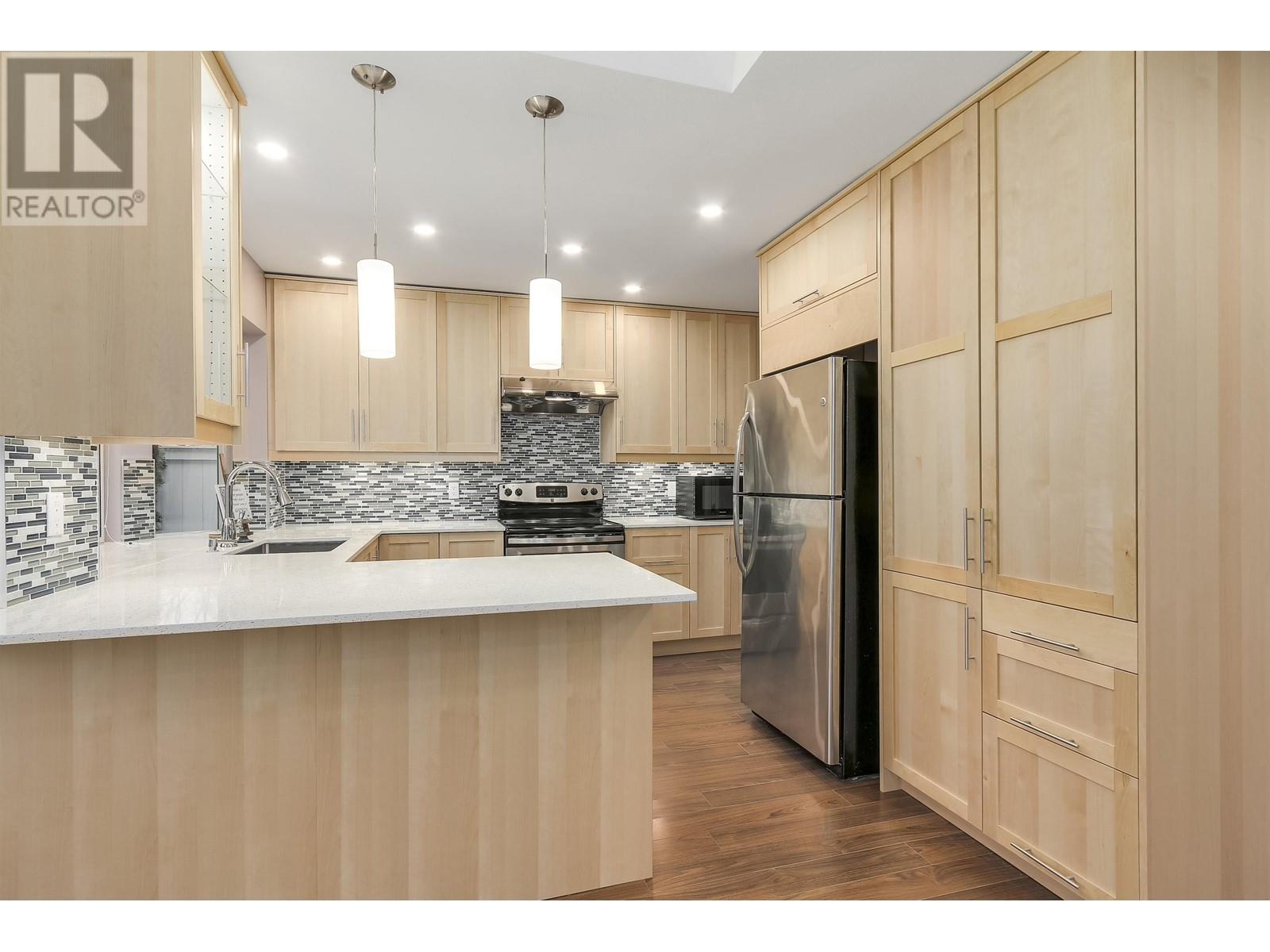 Listing Picture 8 of 20 : 3531 GEORGIA STREET, Richmond / 烈治文 - 魯藝地產 Yvonne Lu Group - MLS Medallion Club Member