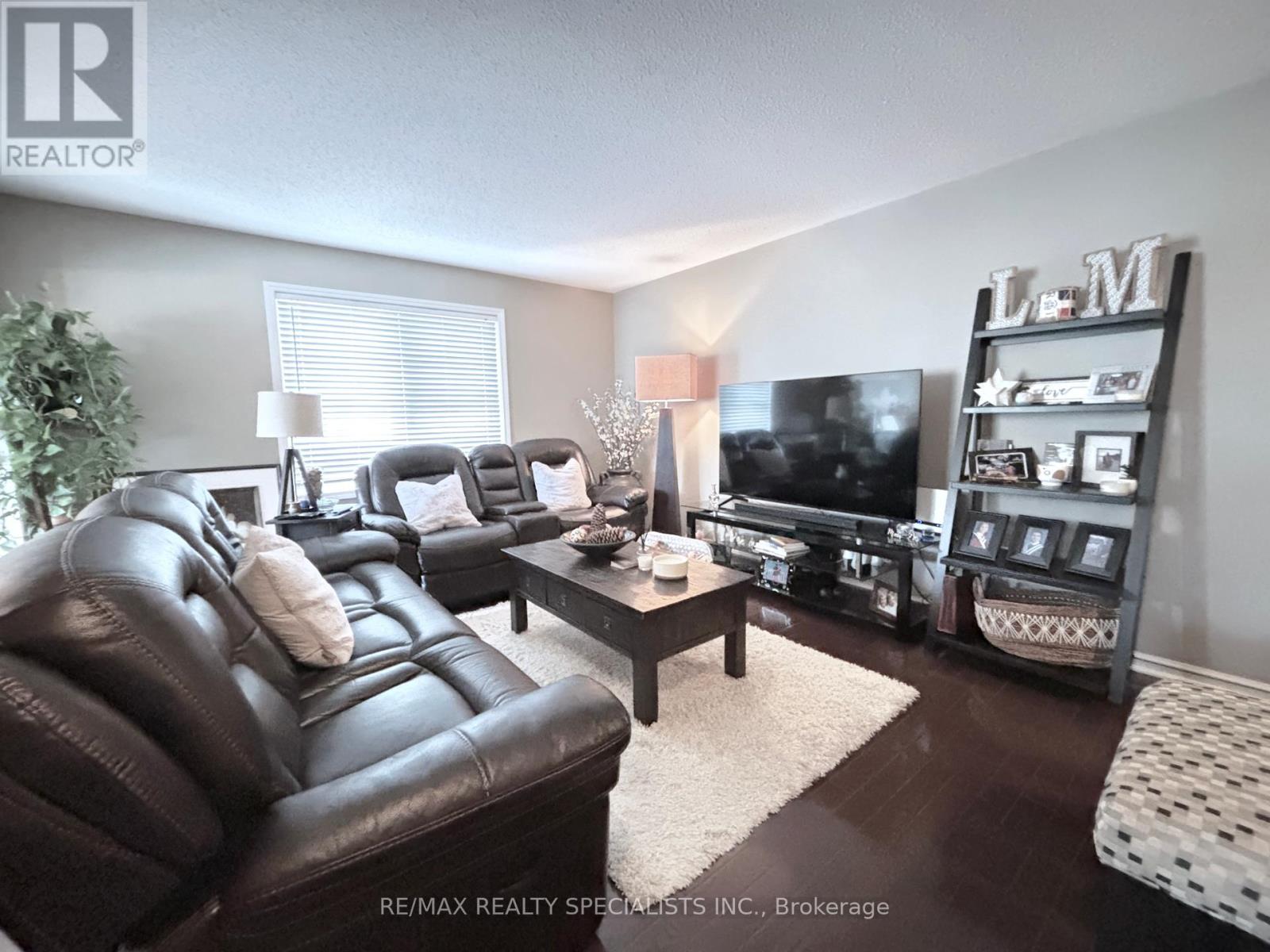 630 Frank Place, Milton (Harrison), Ontario  L9T 0R1 - Photo 2 - W9247736