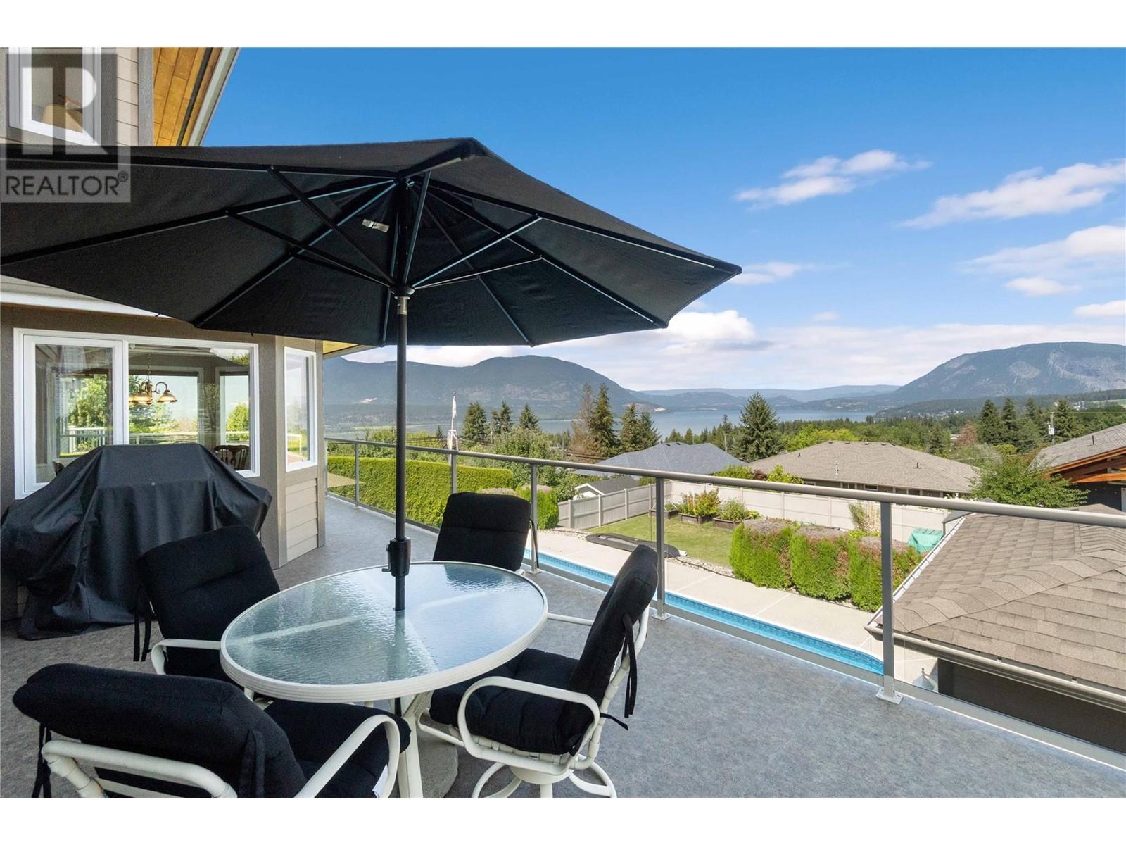 2051 3 Avenue SE Salmon Arm