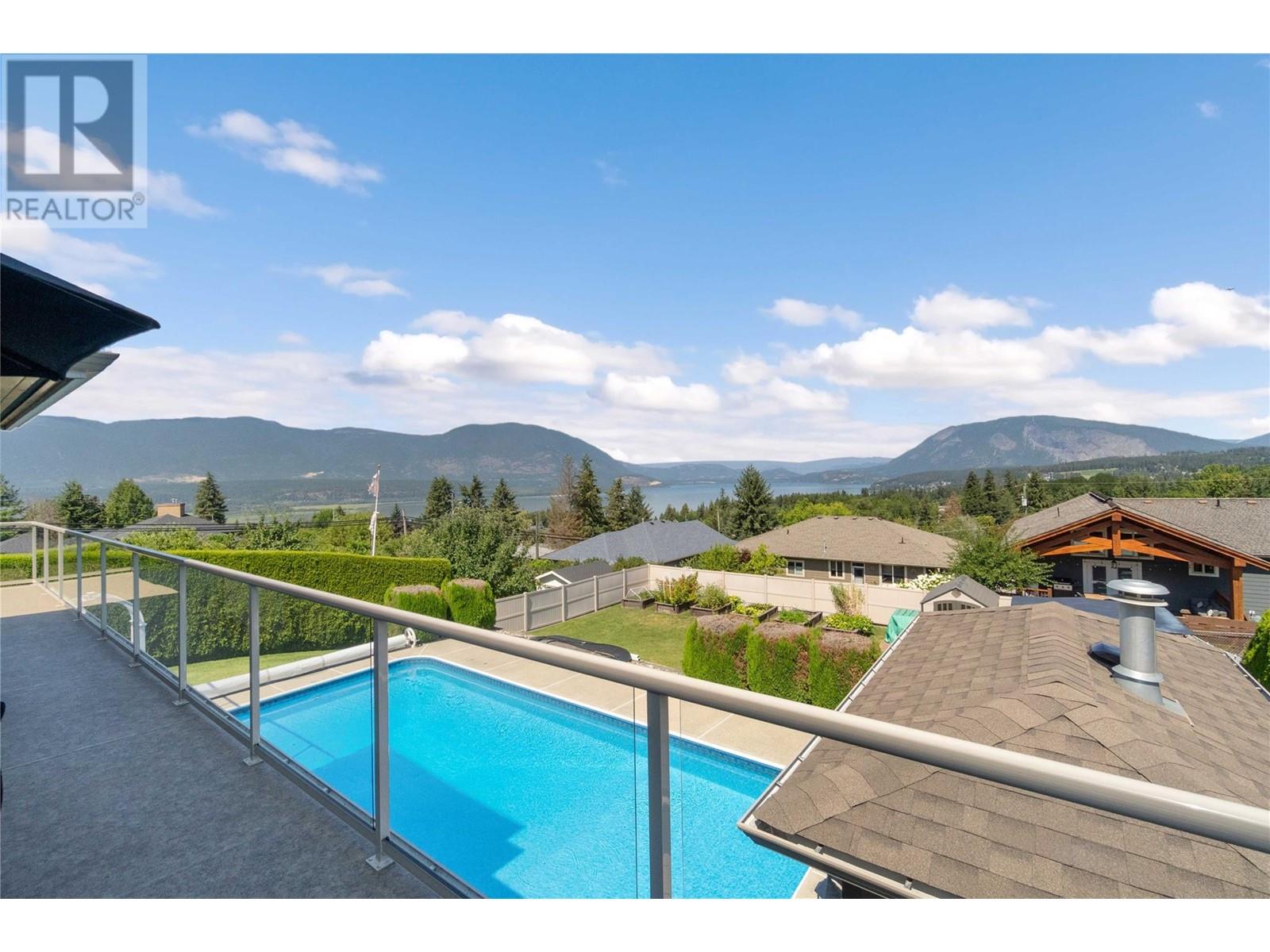 2051 3 Avenue SE Salmon Arm