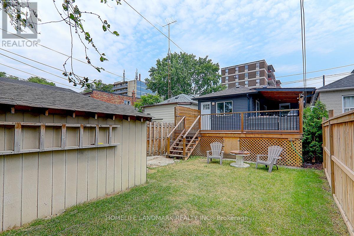 794 Jane Street, Toronto (Rockcliffe-Smythe), Ontario  M6N 4C1 - Photo 33 - W9248023