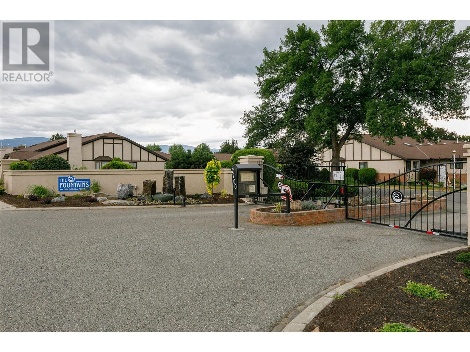 2200 Gordon Drive Unit# 27 Kelowna