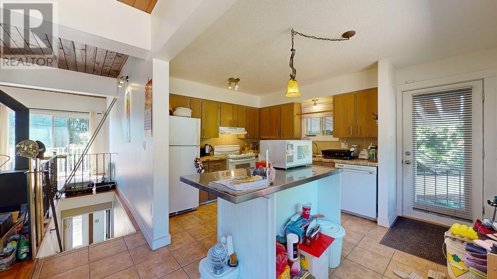 5197 Radcliffe Road, Sechelt, British Columbia  V0N 3A2 - Photo 10 - R2911556
