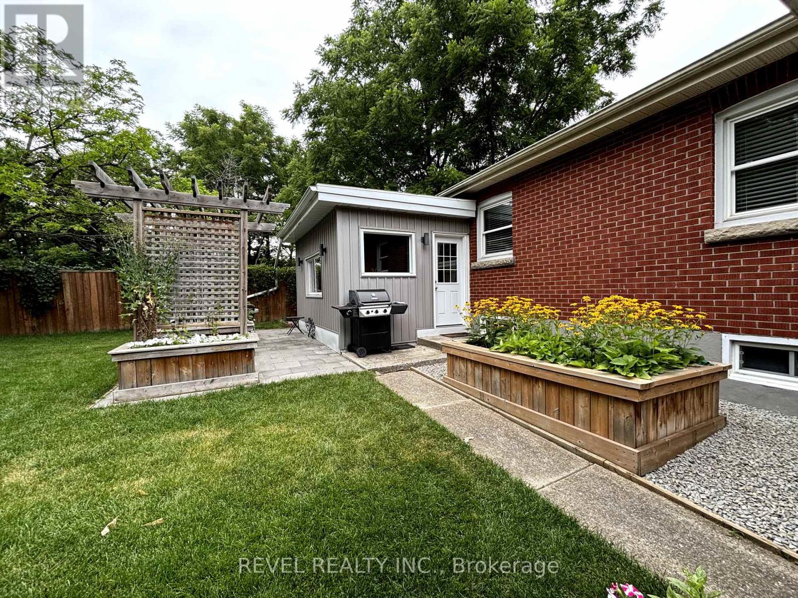 38 Lount Street, Barrie (City Centre), Ontario  L4M 3E1 - Photo 32 - S9240273