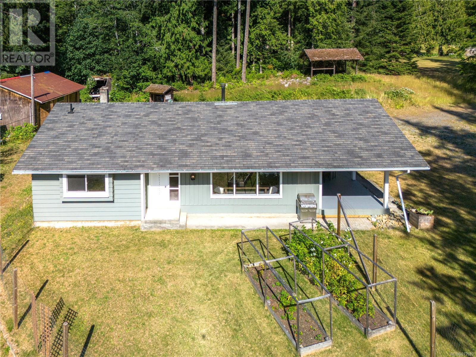 1016 Sayward Rd, Sayward, British Columbia  V9W 7Y8 - Photo 1 - 972892