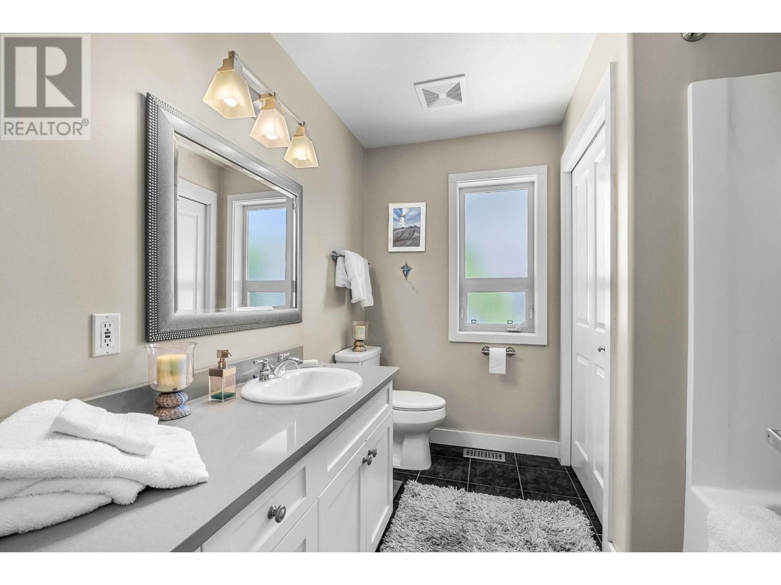 3745 Navatanee Drive, Kamloops, British Columbia  V2H 1S1 - Photo 19 - 180308