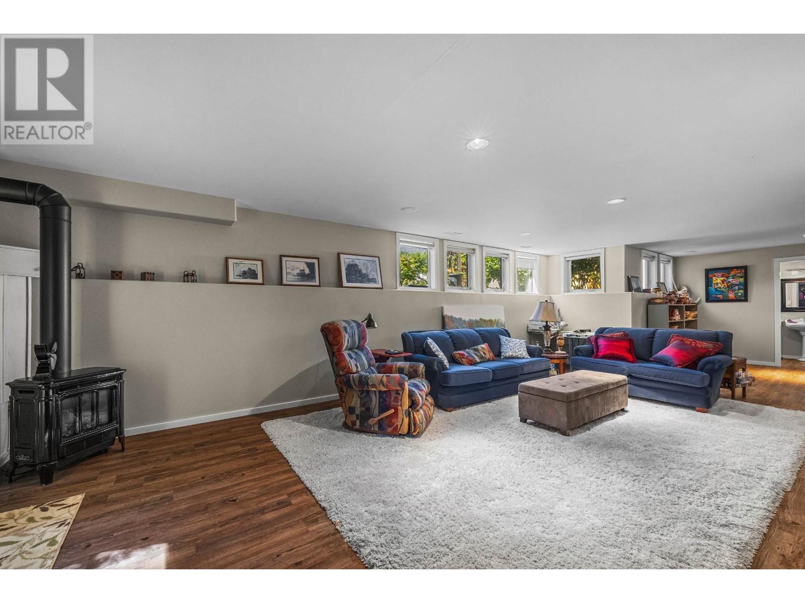 3745 Navatanee Drive, Kamloops, British Columbia  V2H 1S1 - Photo 27 - 180308