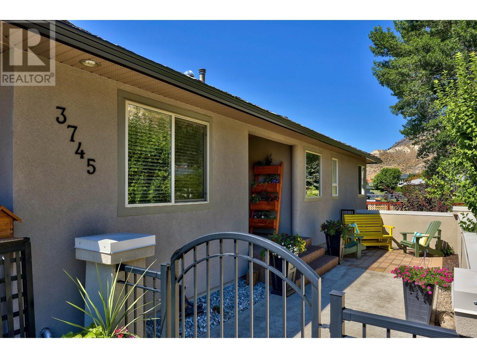 3745 Navatanee Drive, Kamloops, British Columbia  V2H 1S1 - Photo 3 - 180308