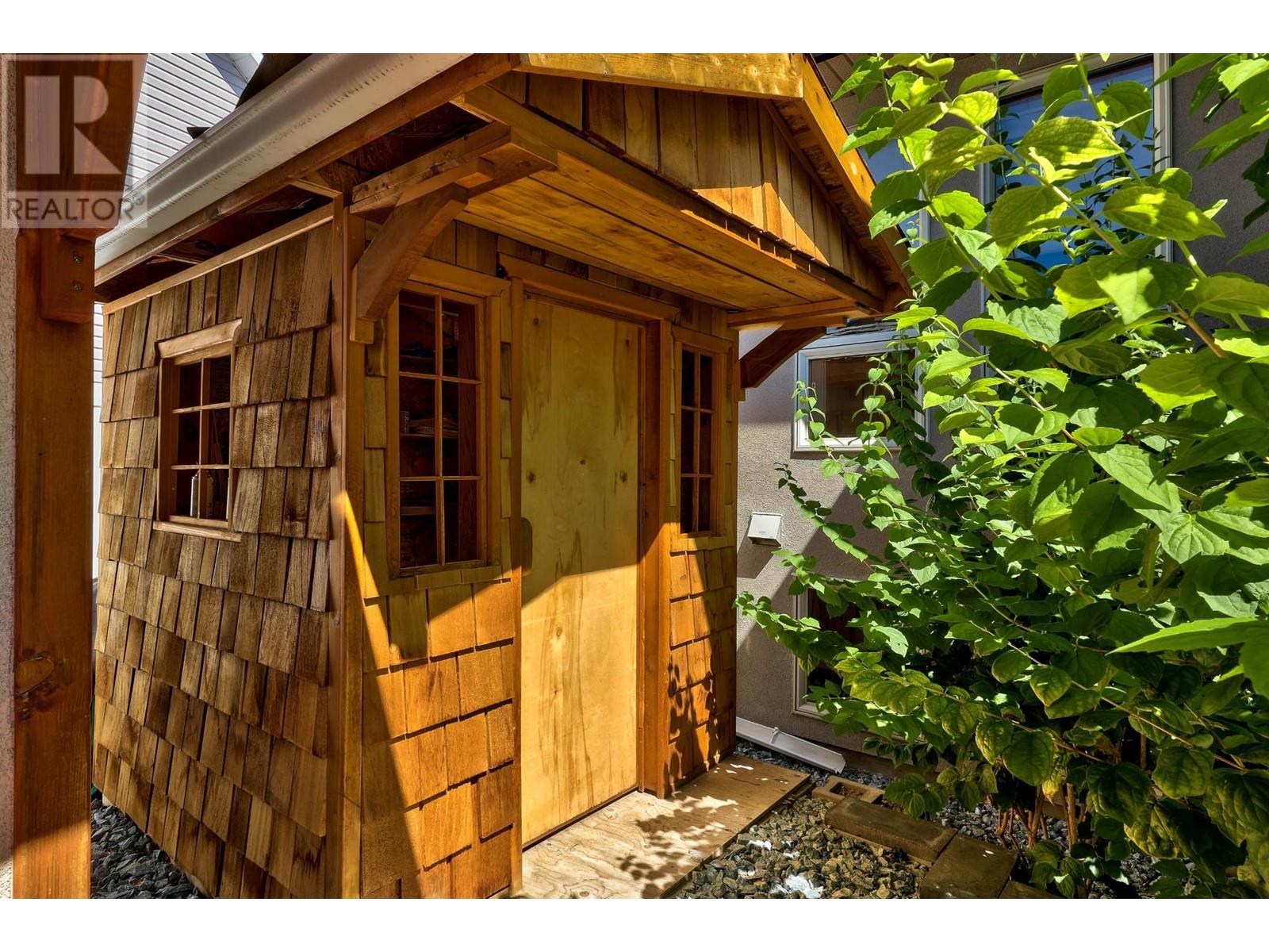 3745 Navatanee Drive, Kamloops, British Columbia  V2H 1S1 - Photo 33 - 180308