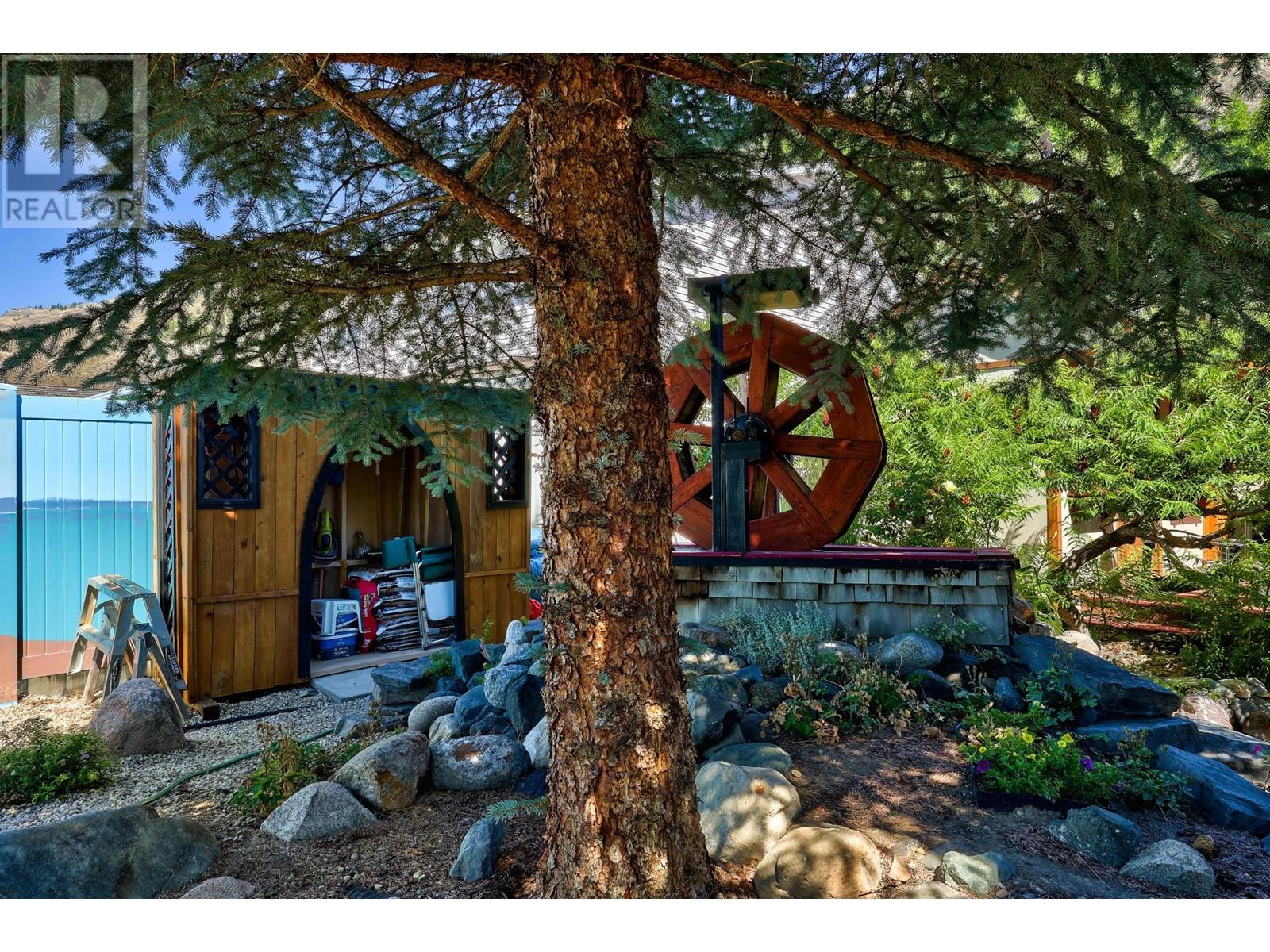 3745 Navatanee Drive, Kamloops, British Columbia  V2H 1S1 - Photo 36 - 180308