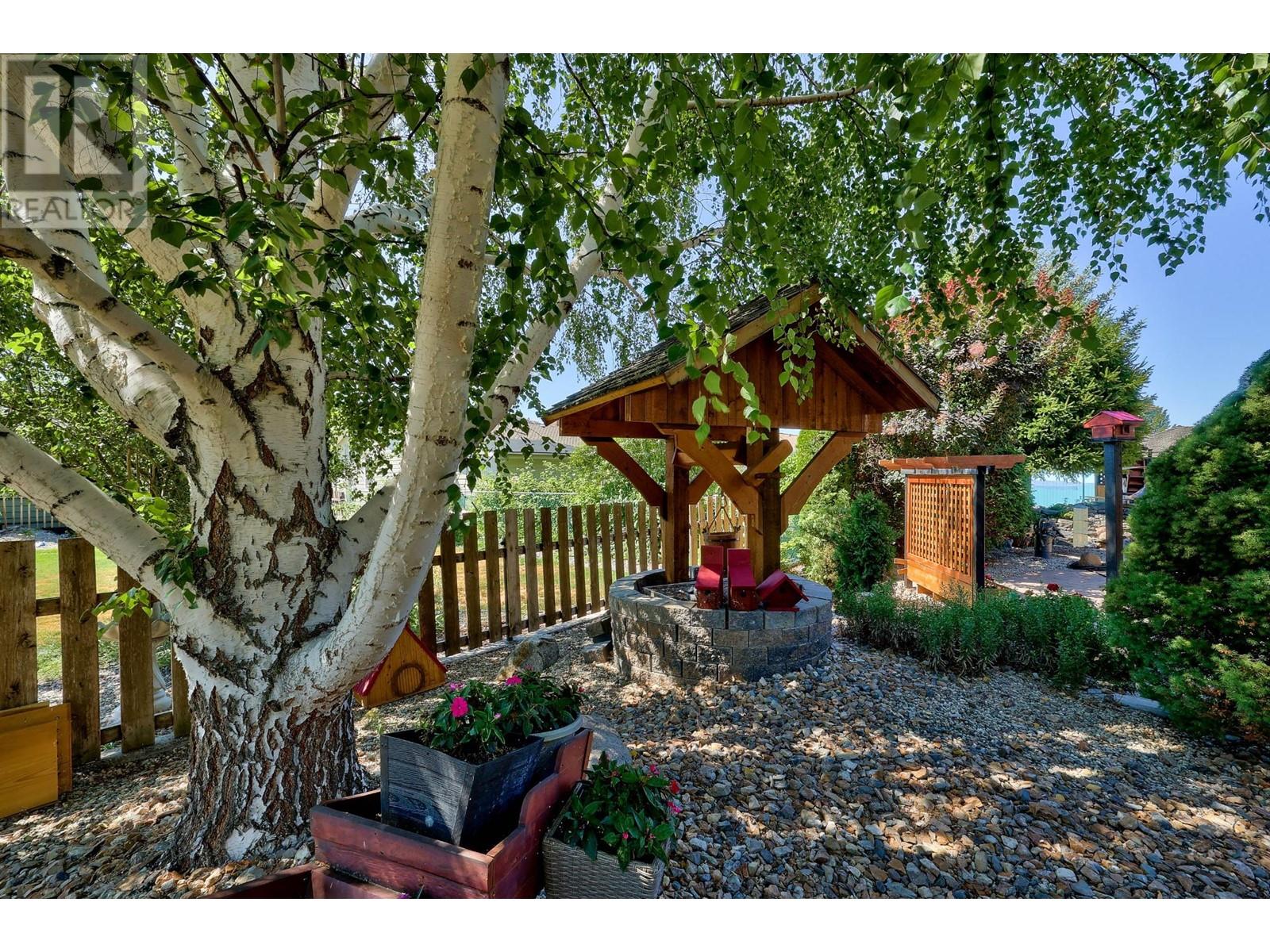 3745 Navatanee Drive, Kamloops, British Columbia  V2H 1S1 - Photo 39 - 180308