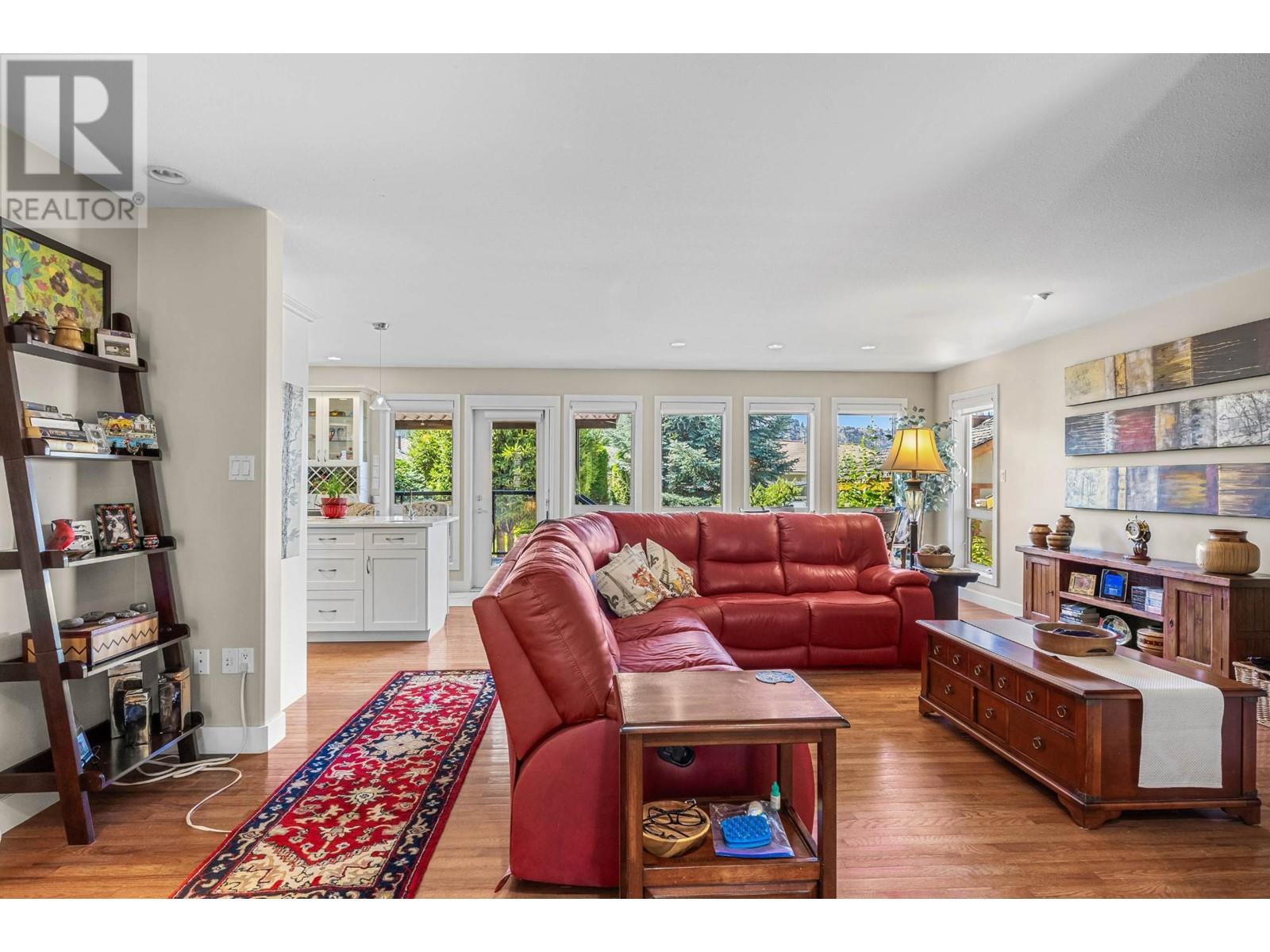 3745 Navatanee Drive, Kamloops, British Columbia  V2H 1S1 - Photo 6 - 180308