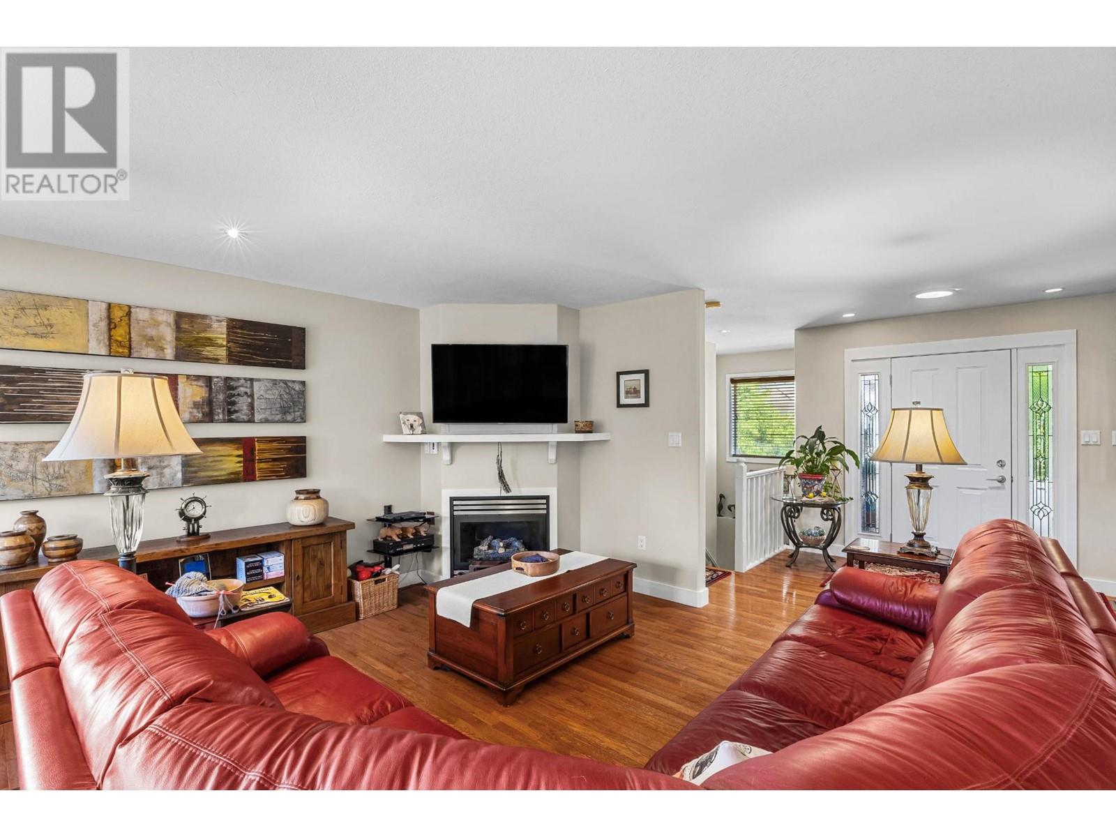 3745 Navatanee Drive, Kamloops, British Columbia  V2H 1S1 - Photo 7 - 180308