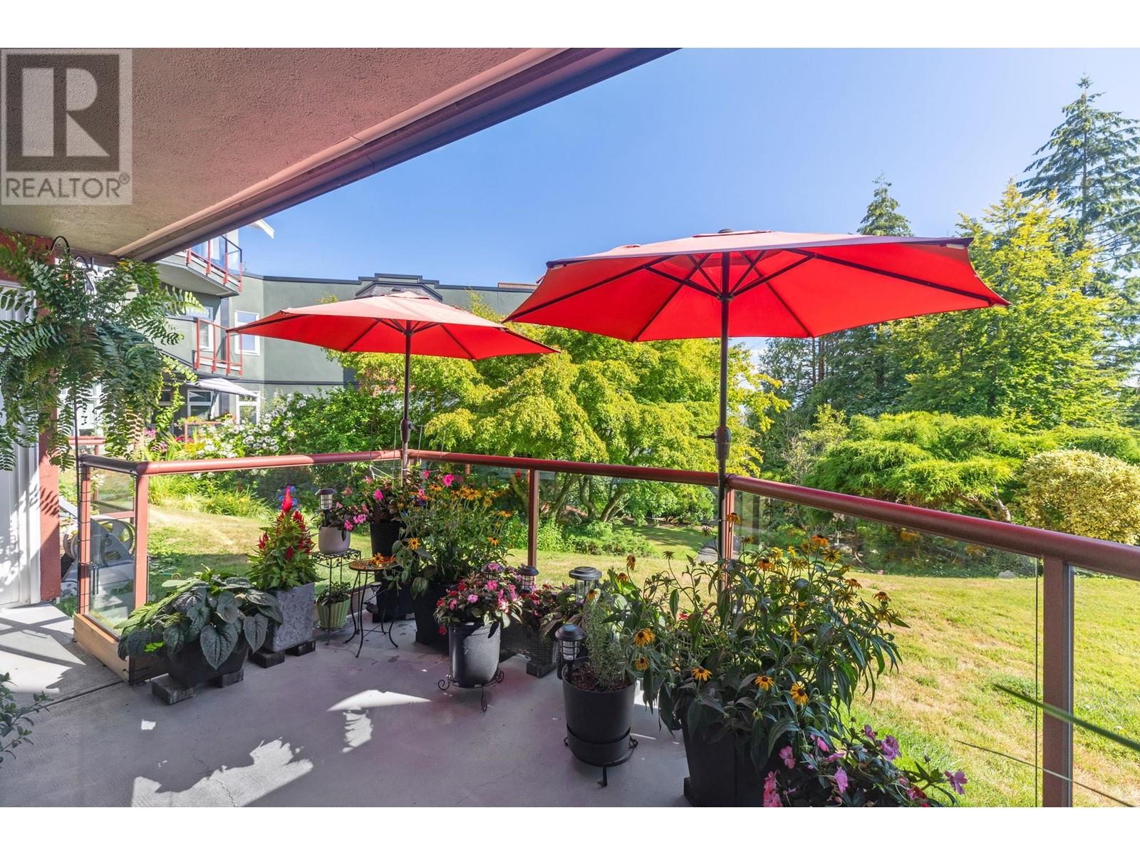 319 2800 CHESTERFIELD AVENUE, north vancouver, British Columbia