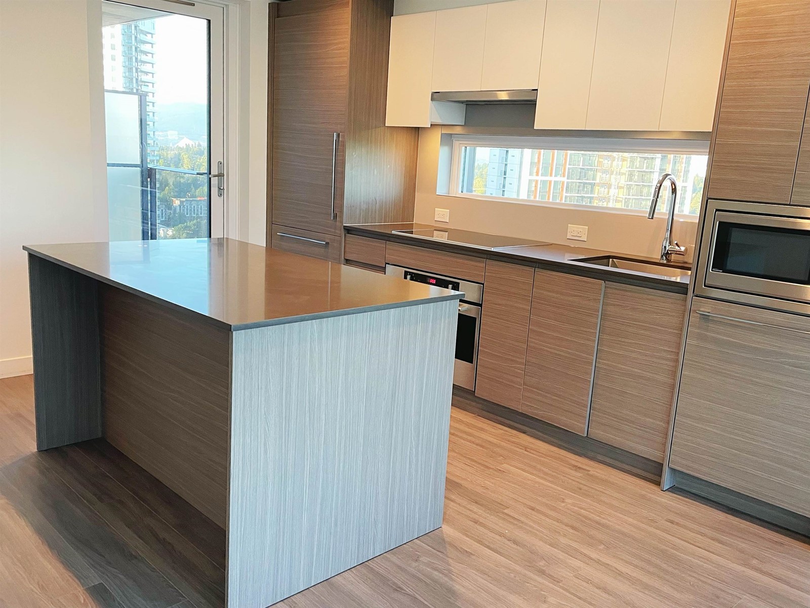 3010 13615 Fraser Highway, Surrey, British Columbia  V3T 0P7 - Photo 10 - R2913998