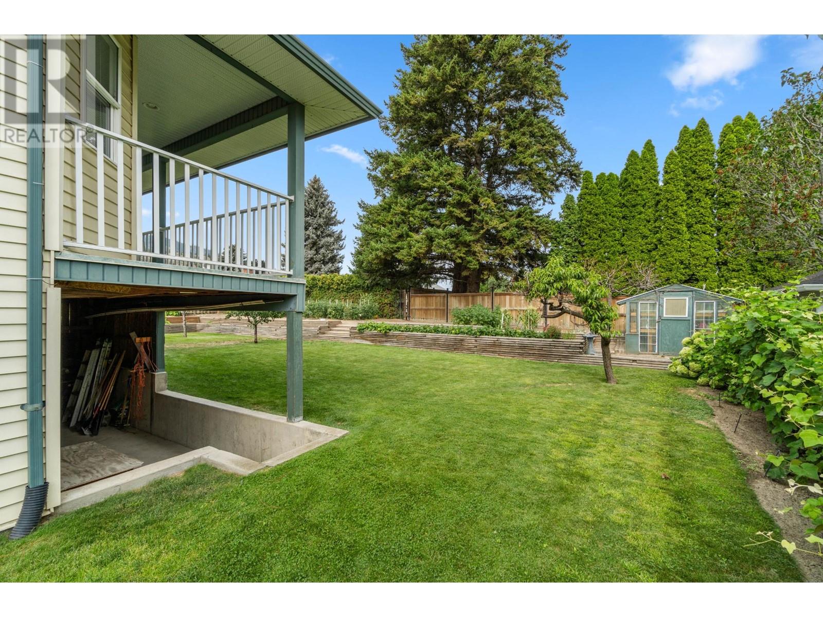 384 Melrose Place, Kamloops, British Columbia  V2C 6S1 - Photo 41 - 180312