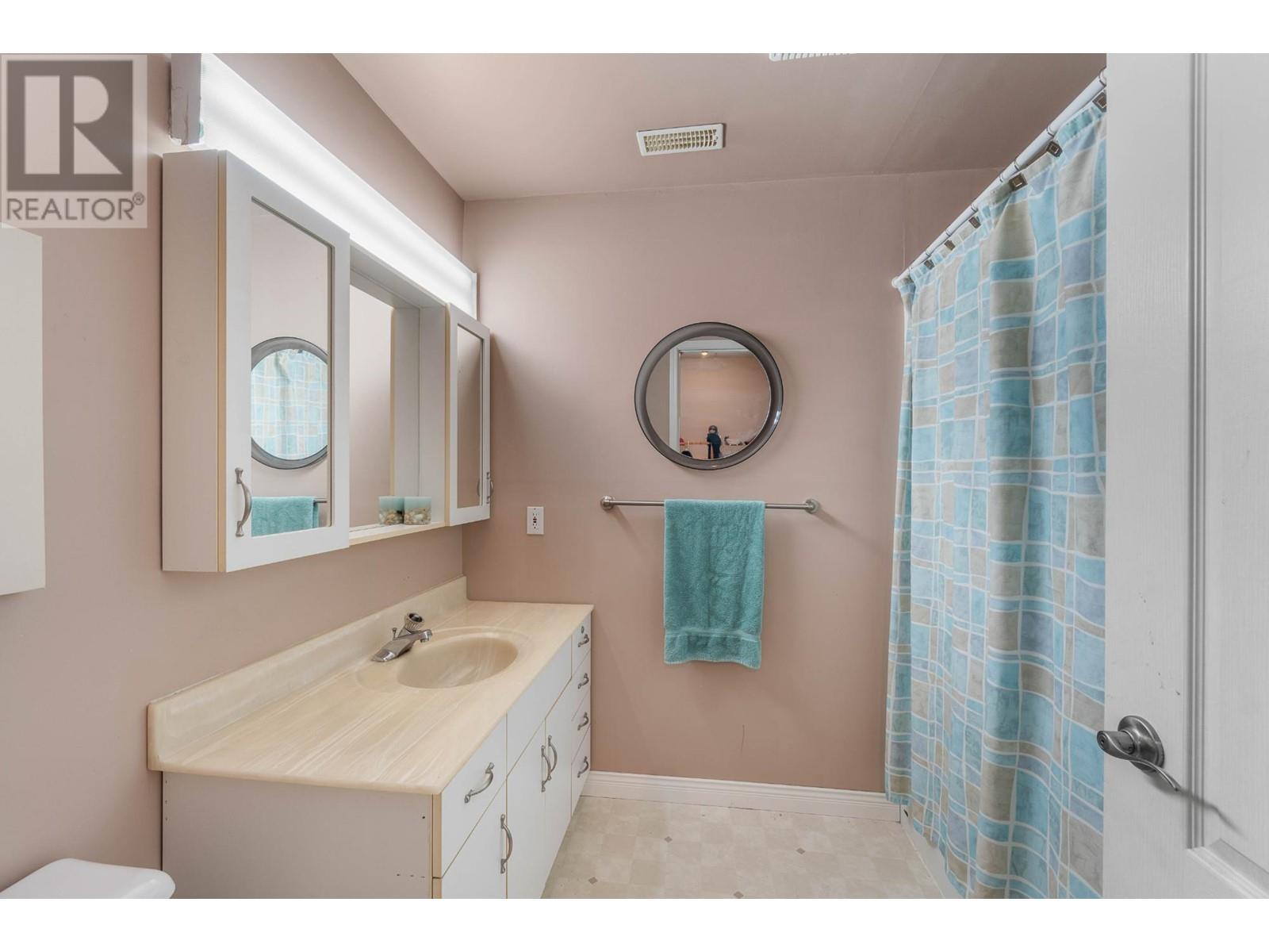 384 Melrose Place, Kamloops, British Columbia  V2C 6S1 - Photo 28 - 180312