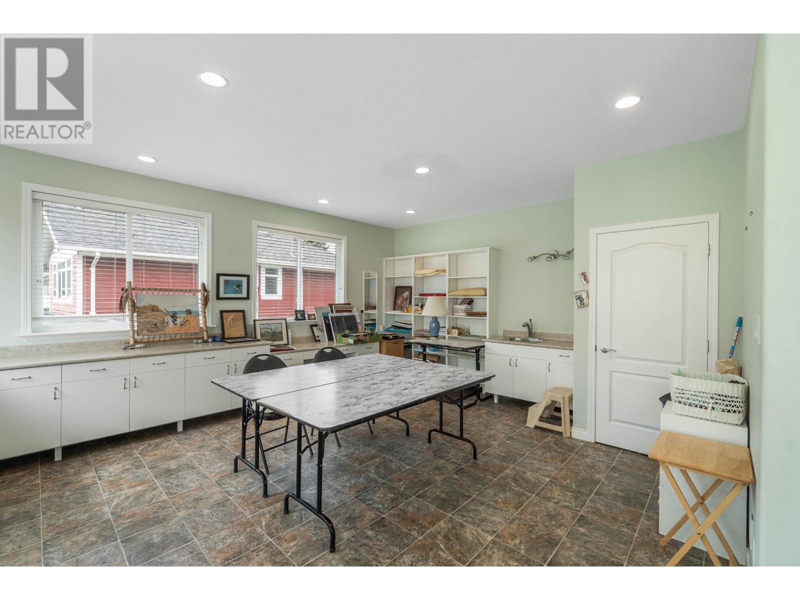 384 Melrose Place, Kamloops, British Columbia  V2C 6S1 - Photo 7 - 180312