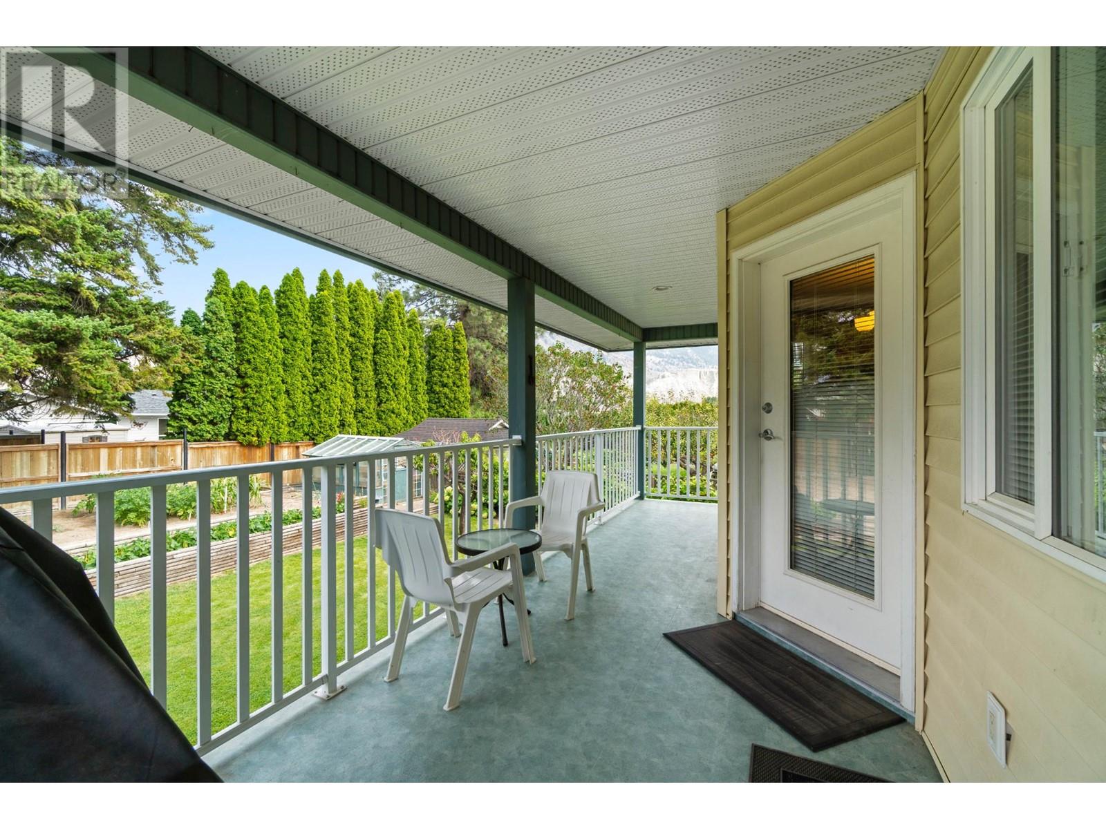 384 Melrose Place, Kamloops, British Columbia  V2C 6S1 - Photo 8 - 180312