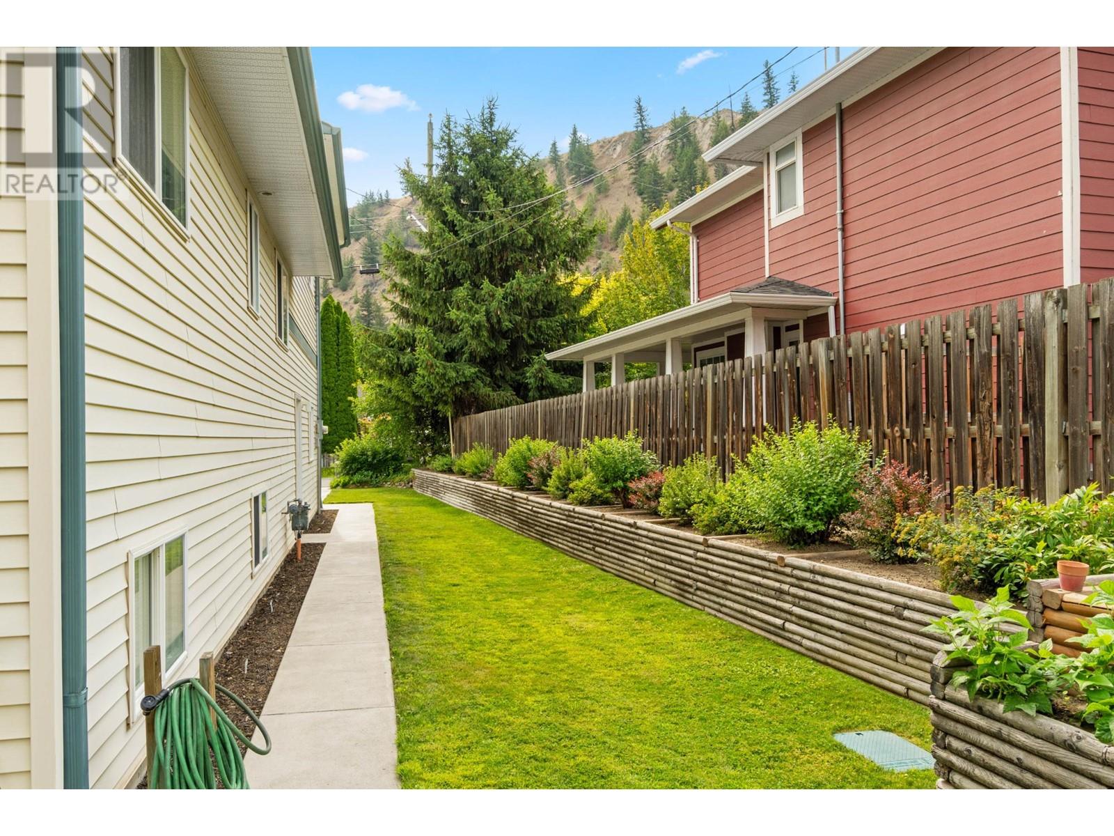384 Melrose Place, Kamloops, British Columbia  V2C 6S1 - Photo 37 - 180312