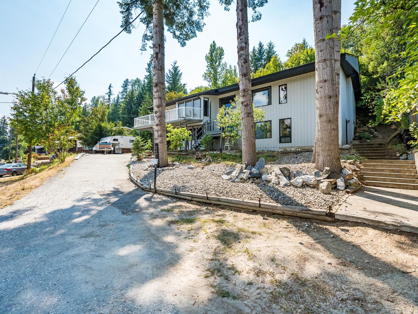 2408 11th Avenue, Castlegar, British Columbia  V1N 3A9 - Photo 1 - 2478965