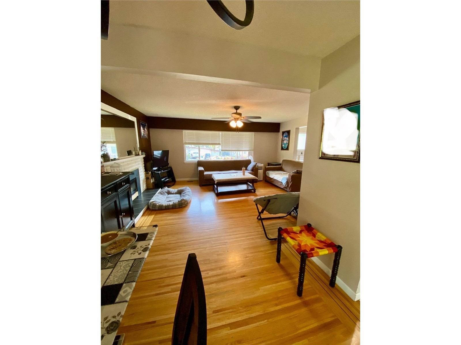 Property at 11525 81A AVENUE image 2
