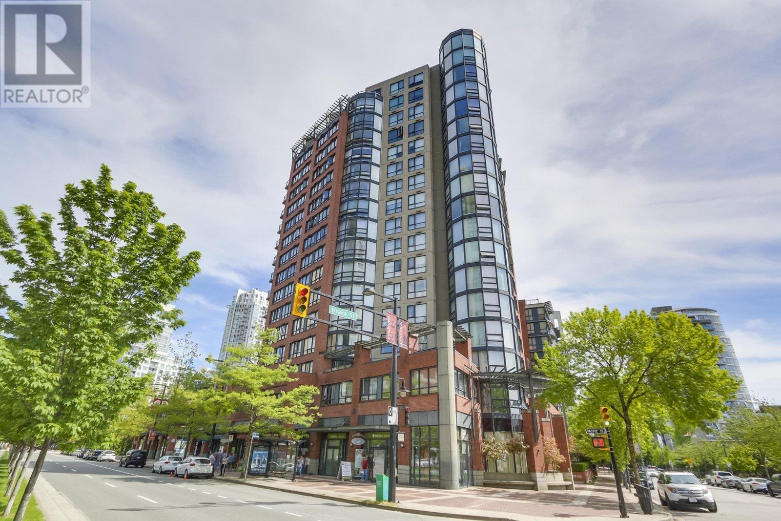 Listing Picture 2 of 28 : 10B 199 DRAKE STREET, Vancouver / 溫哥華 - 魯藝地產 Yvonne Lu Group - MLS Medallion Club Member