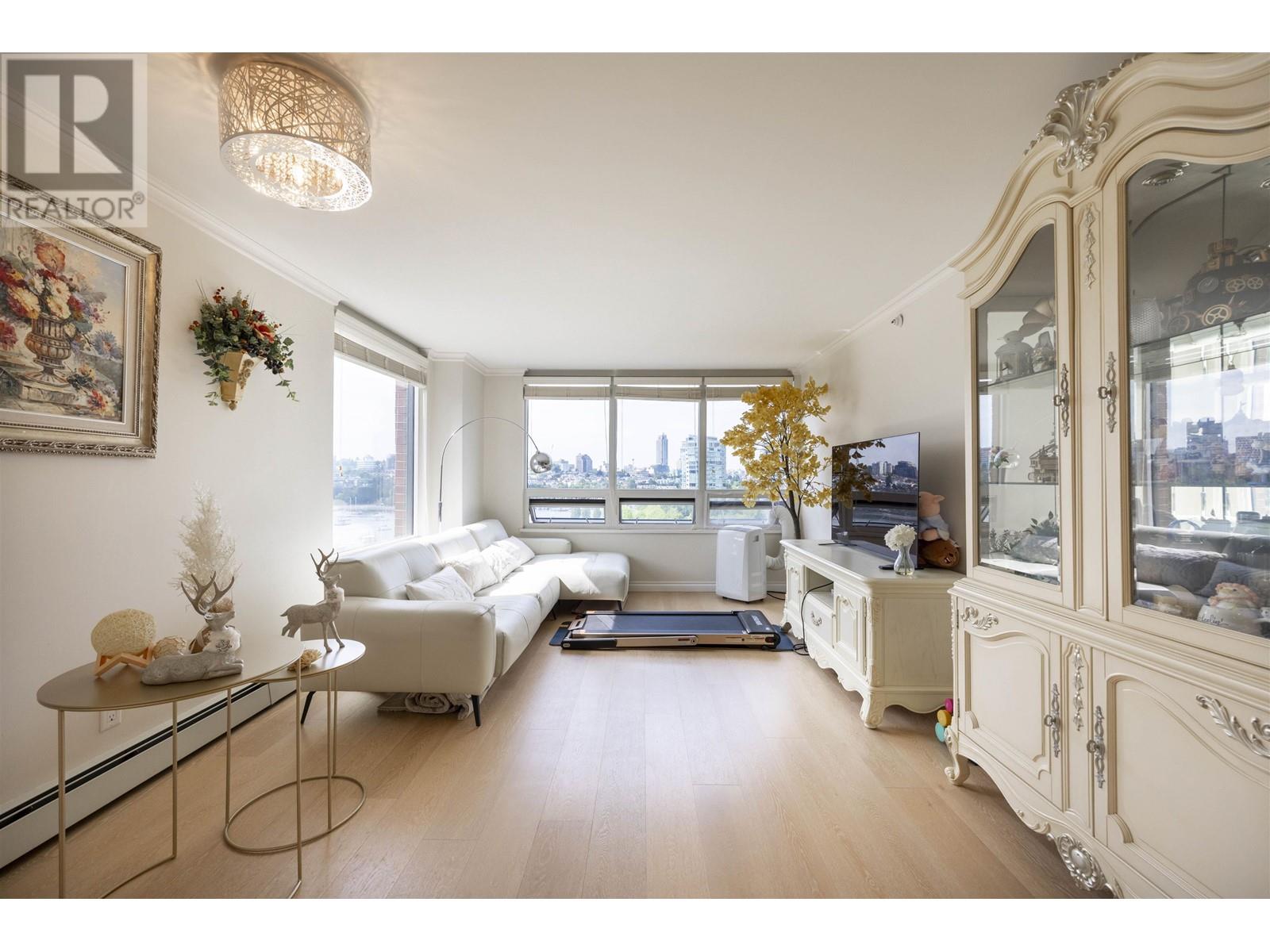 Listing Picture 5 of 28 : 10B 199 DRAKE STREET, Vancouver / 溫哥華 - 魯藝地產 Yvonne Lu Group - MLS Medallion Club Member