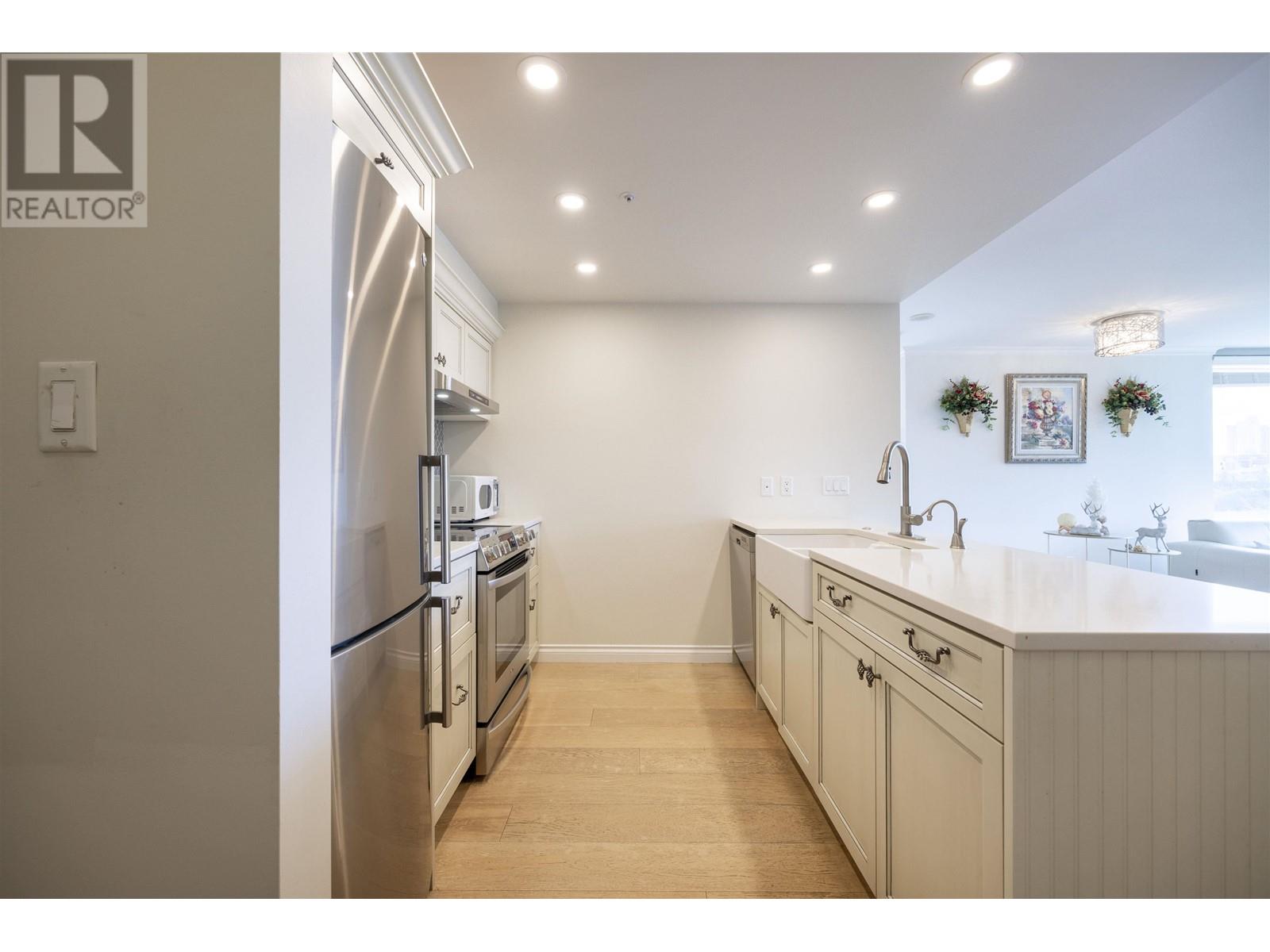 Listing Picture 10 of 28 : 10B 199 DRAKE STREET, Vancouver / 溫哥華 - 魯藝地產 Yvonne Lu Group - MLS Medallion Club Member