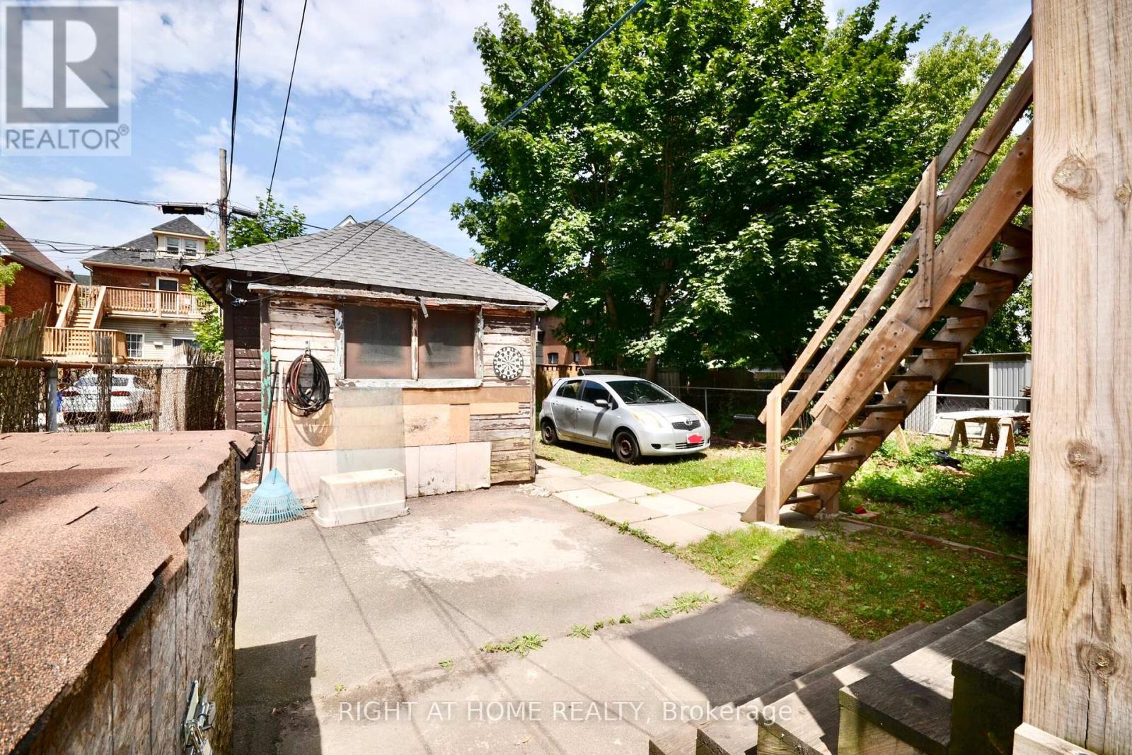 24 Spadina Avenue, Hamilton (Blakeley), Ontario  L8M 2W9 - Photo 7 - X9249344