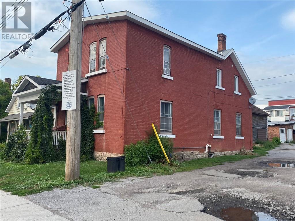 204 Raglan Street S, Renfrew, Ontario  K7V 1R1 - Photo 3 - 1374396