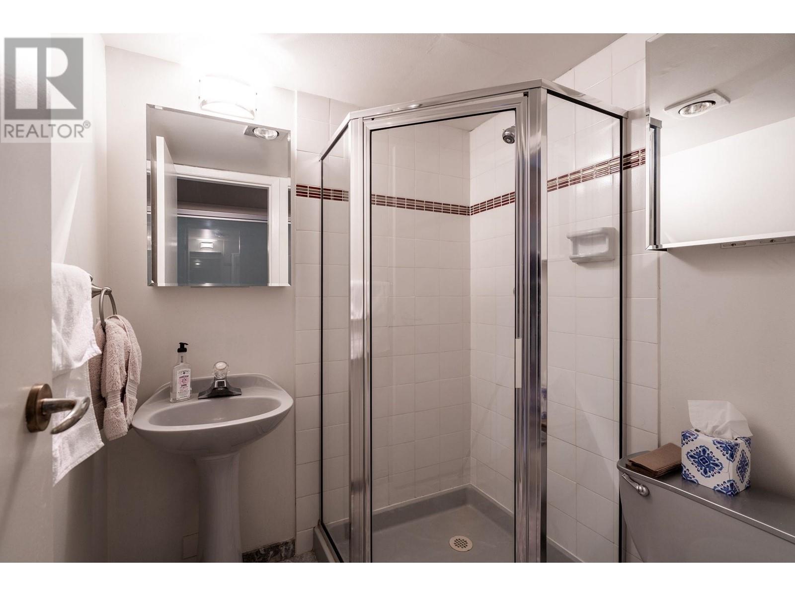 Listing Picture 16 of 37 : 107 1502 ISLAND PARK WALK, Vancouver / 溫哥華 - 魯藝地產 Yvonne Lu Group - MLS Medallion Club Member