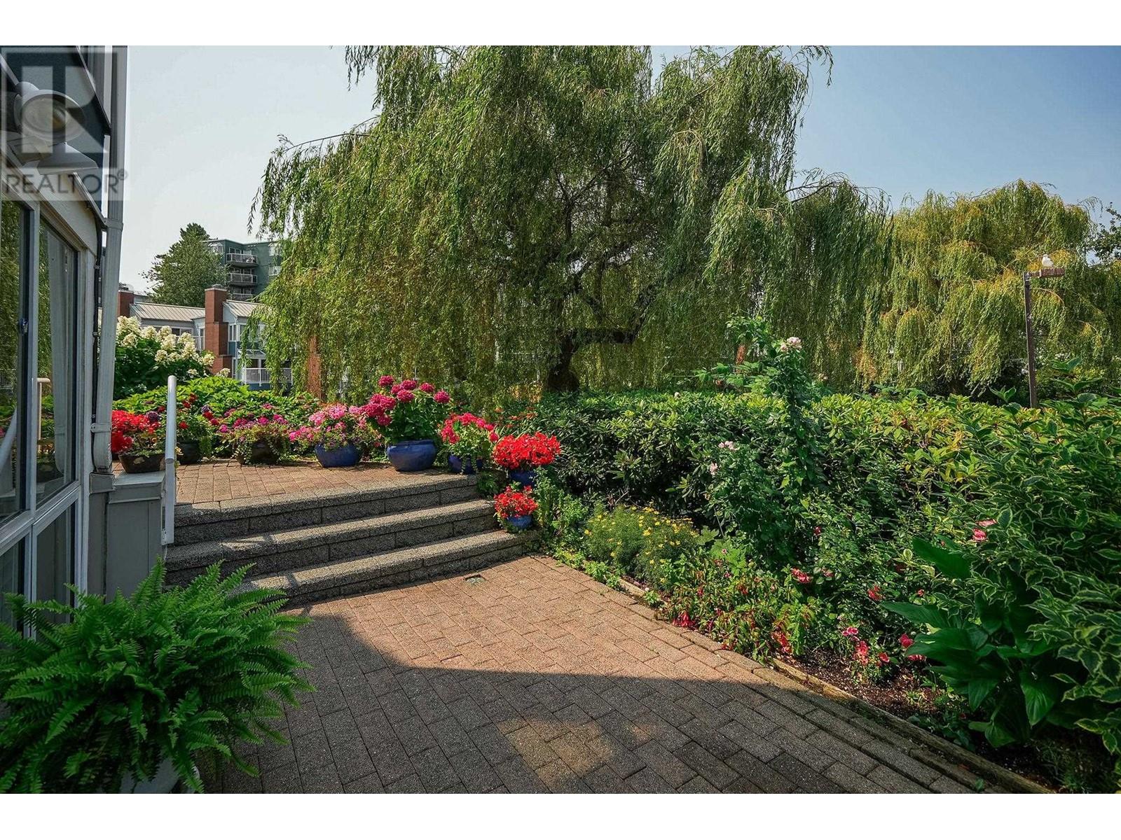 Listing Picture 17 of 37 : 107 1502 ISLAND PARK WALK, Vancouver / 溫哥華 - 魯藝地產 Yvonne Lu Group - MLS Medallion Club Member