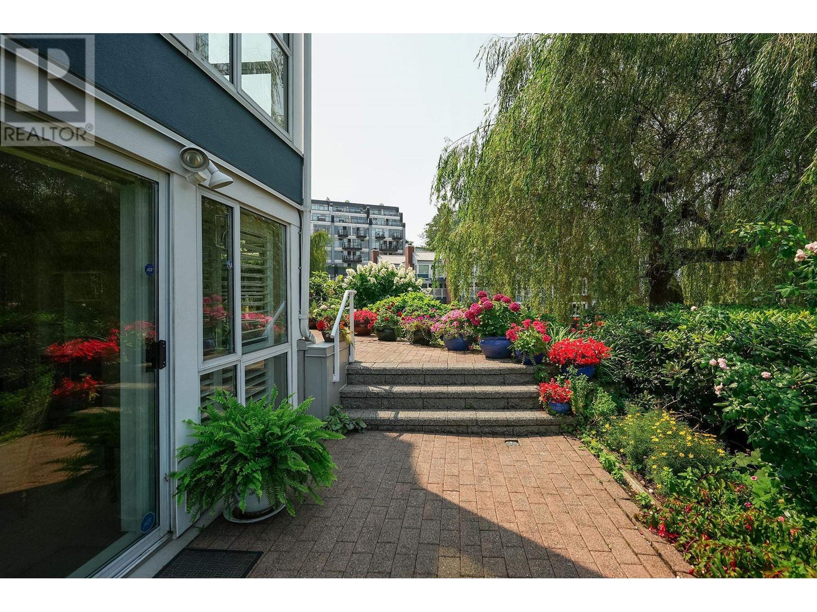 Listing Picture 18 of 37 : 107 1502 ISLAND PARK WALK, Vancouver / 溫哥華 - 魯藝地產 Yvonne Lu Group - MLS Medallion Club Member