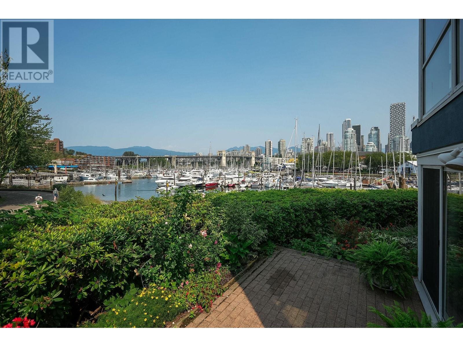Listing Picture 20 of 37 : 107 1502 ISLAND PARK WALK, Vancouver / 溫哥華 - 魯藝地產 Yvonne Lu Group - MLS Medallion Club Member