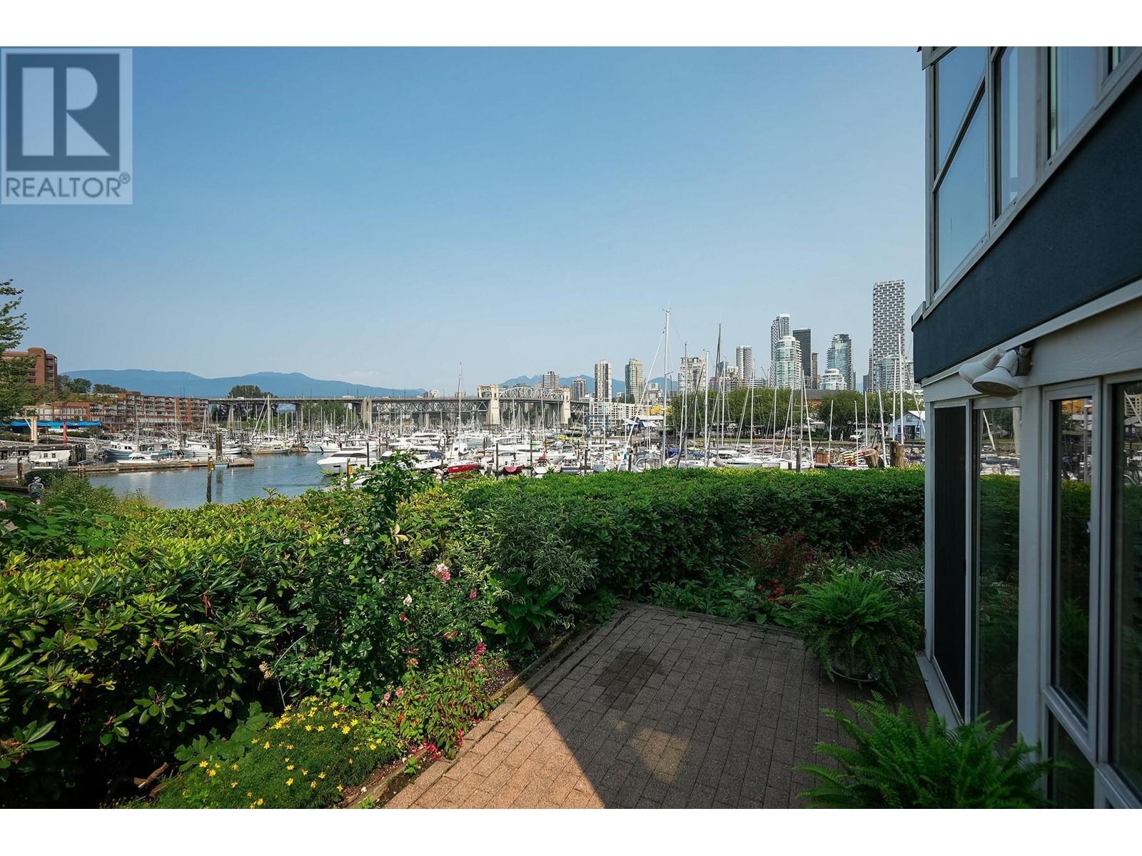 Listing Picture 21 of 37 : 107 1502 ISLAND PARK WALK, Vancouver / 溫哥華 - 魯藝地產 Yvonne Lu Group - MLS Medallion Club Member