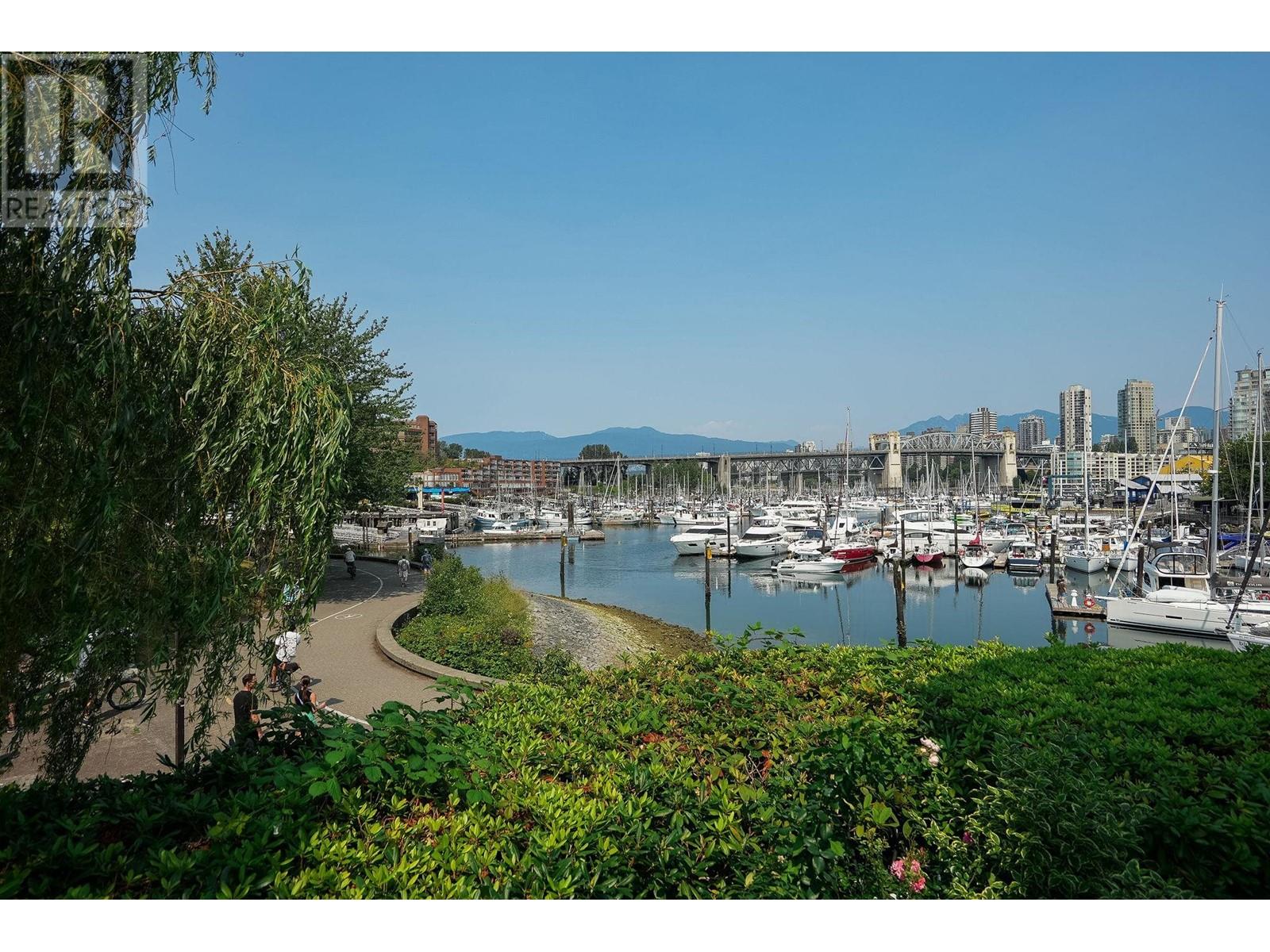 Listing Picture 22 of 37 : 107 1502 ISLAND PARK WALK, Vancouver / 溫哥華 - 魯藝地產 Yvonne Lu Group - MLS Medallion Club Member