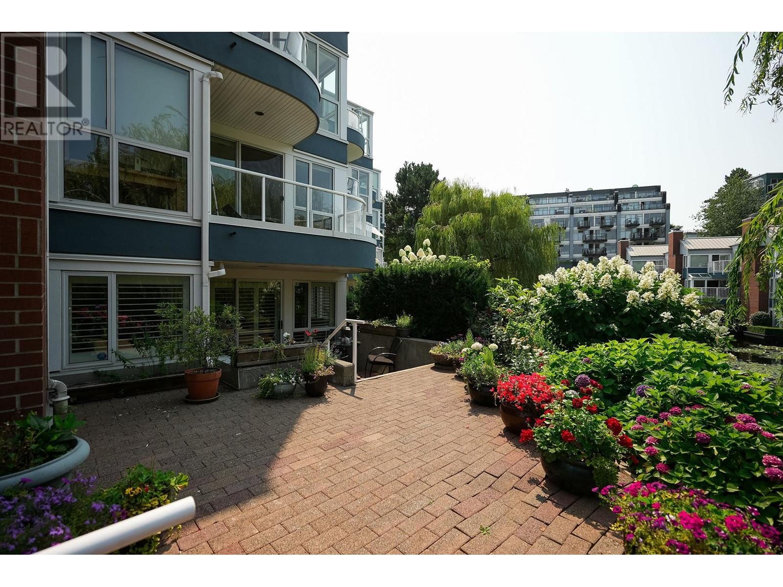 Listing Picture 24 of 37 : 107 1502 ISLAND PARK WALK, Vancouver / 溫哥華 - 魯藝地產 Yvonne Lu Group - MLS Medallion Club Member