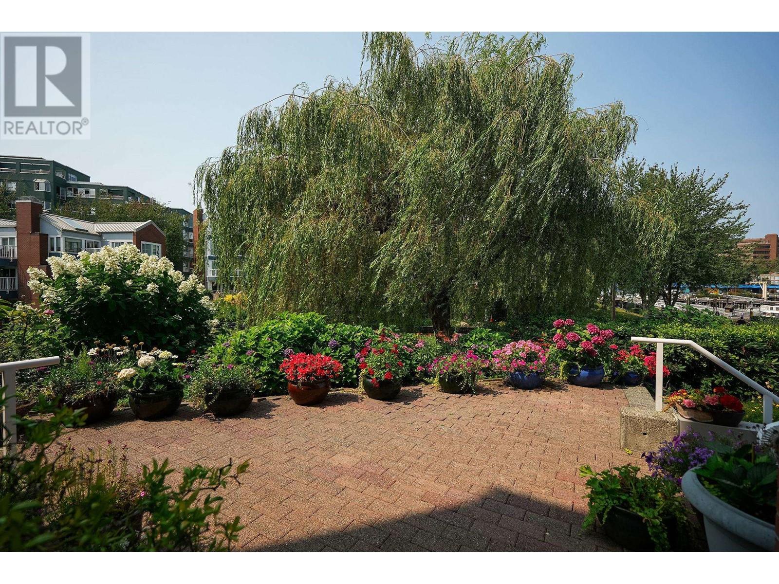 Listing Picture 26 of 37 : 107 1502 ISLAND PARK WALK, Vancouver / 溫哥華 - 魯藝地產 Yvonne Lu Group - MLS Medallion Club Member